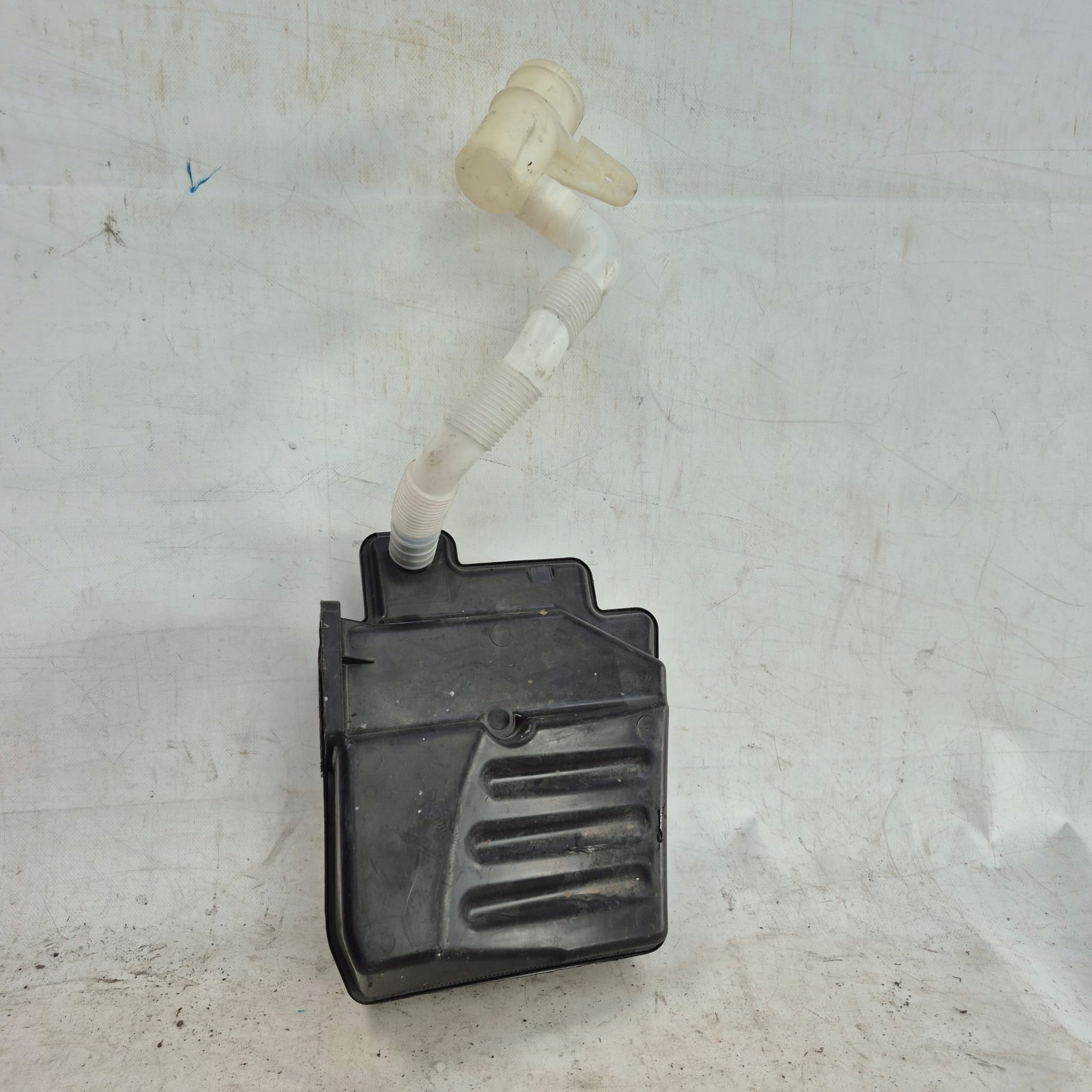 VW SEAT SKODA AUDI Behälter Spritzdüse 1K0955453