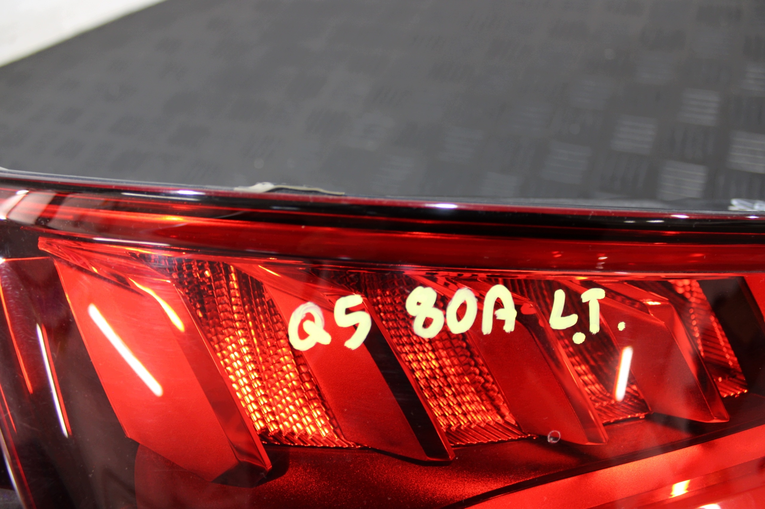 feu gauche arrière arrière AUDI Q5 80A