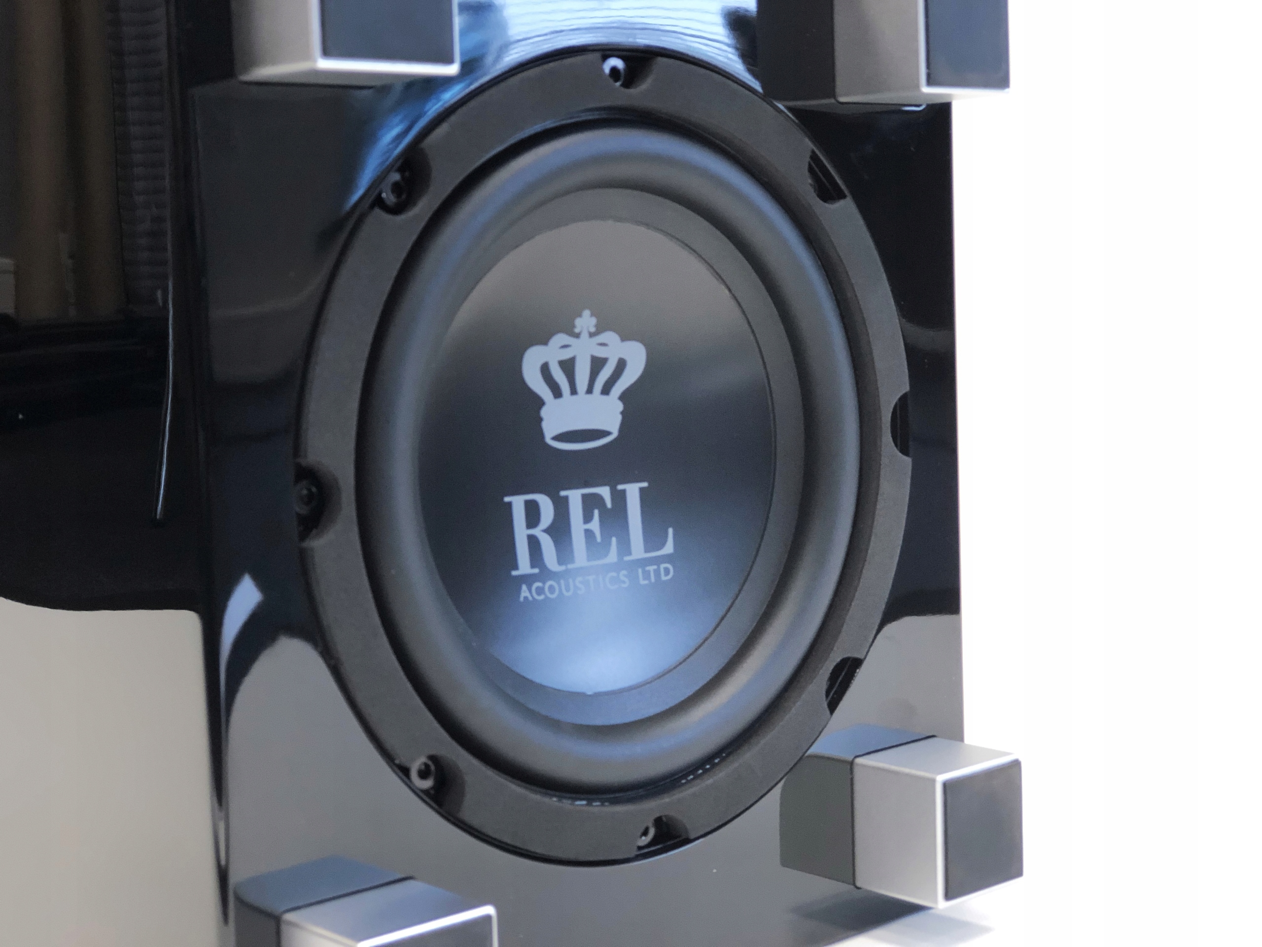 REL T Zero MkIII Piano Black subwoofer aktywny 100W RMS klasy HiFi Marka Rel