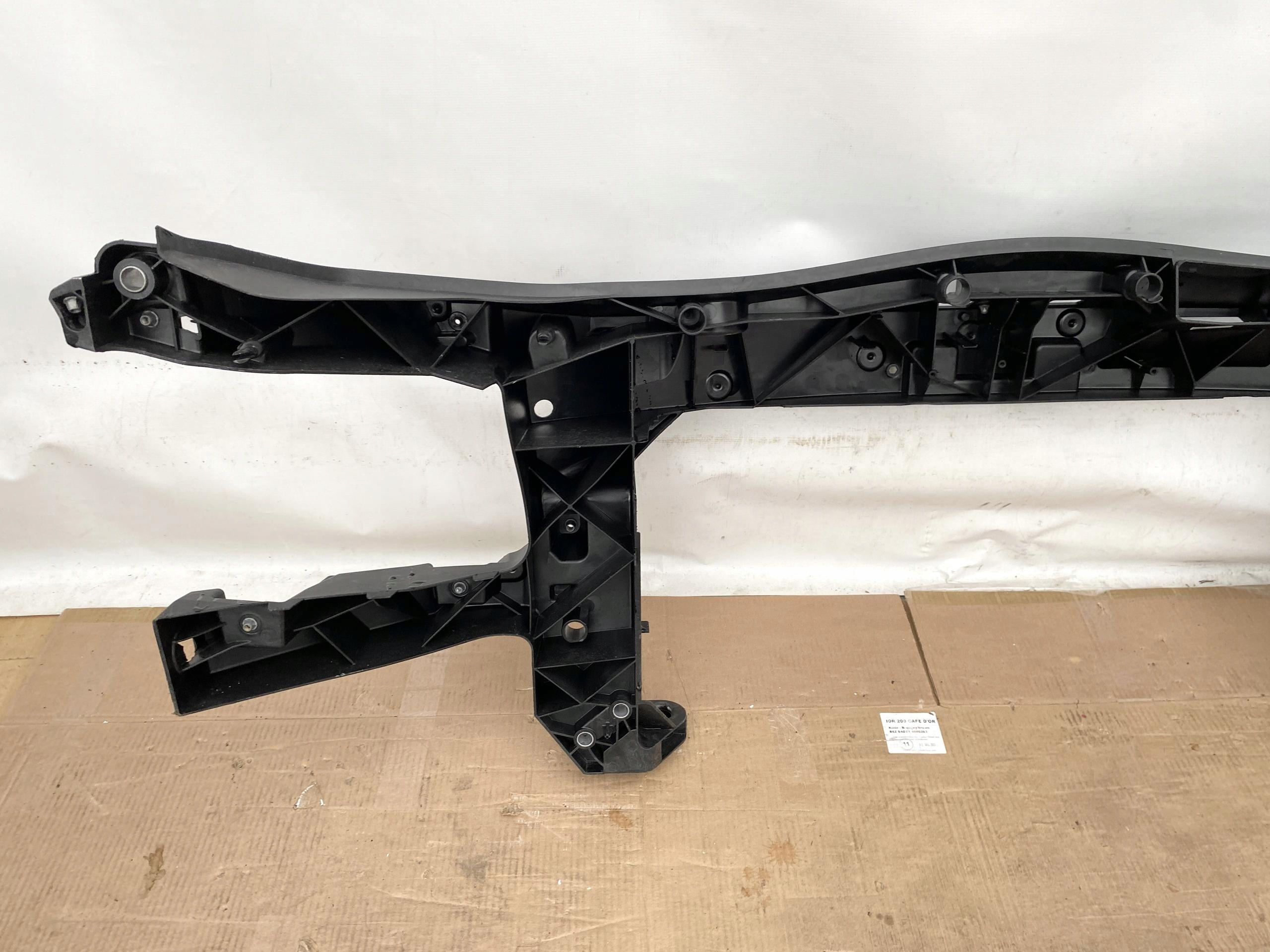Sprinter W907 W910 2017- pillar iron support panel for radiators 907 910 original