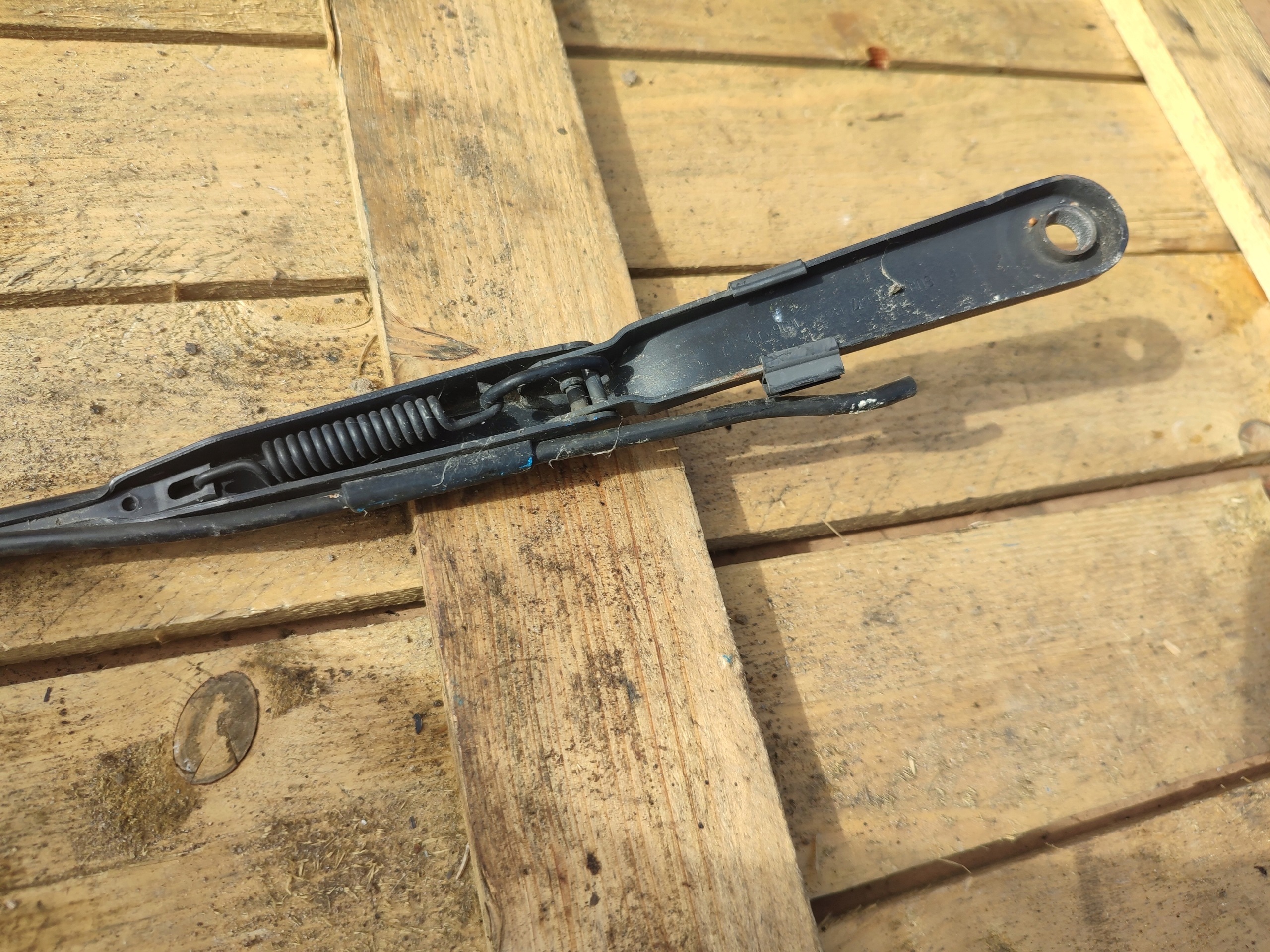 wiper arm left IVECO DAILY IV 06-14 80005697B