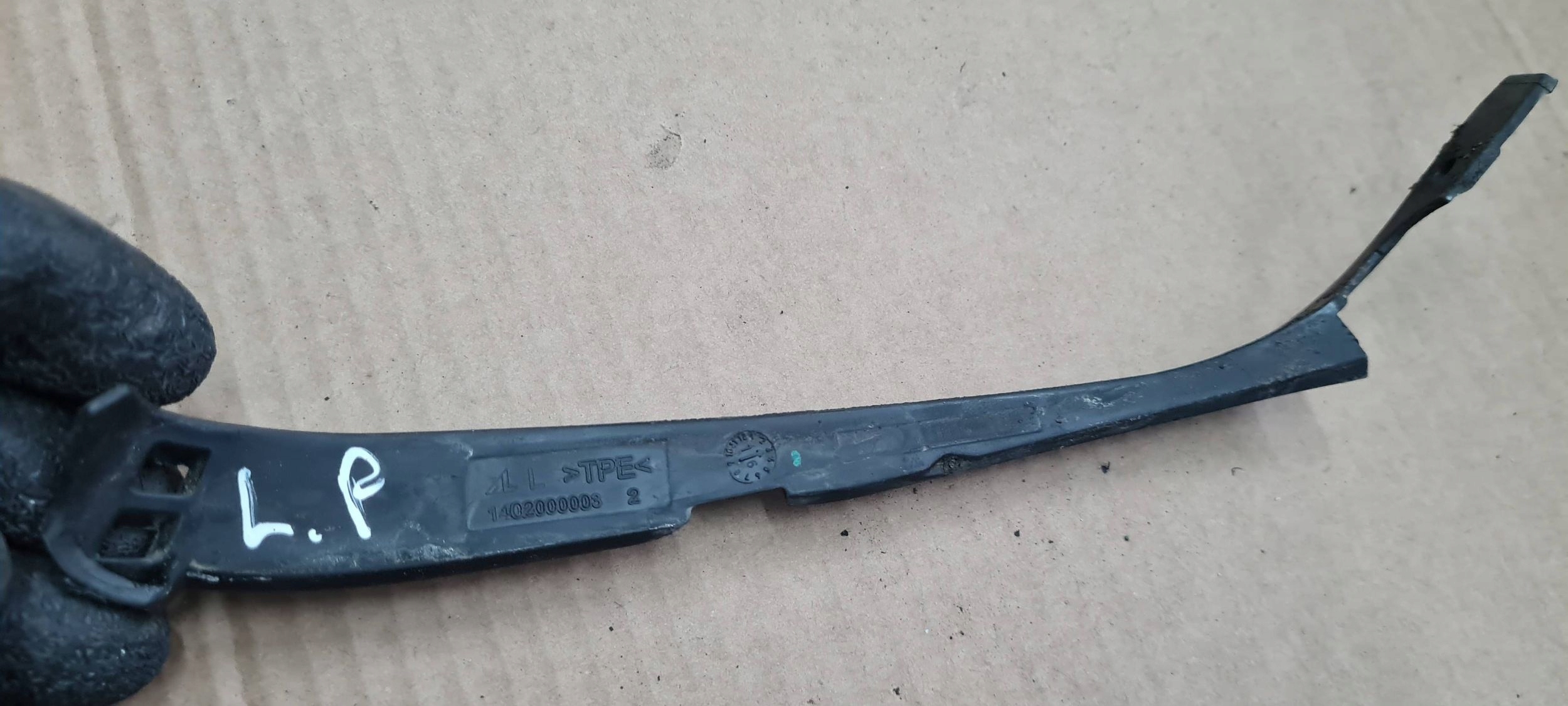 A4 B9 8W S4 gasket lights REFLEKTORA left left front 8W0941191