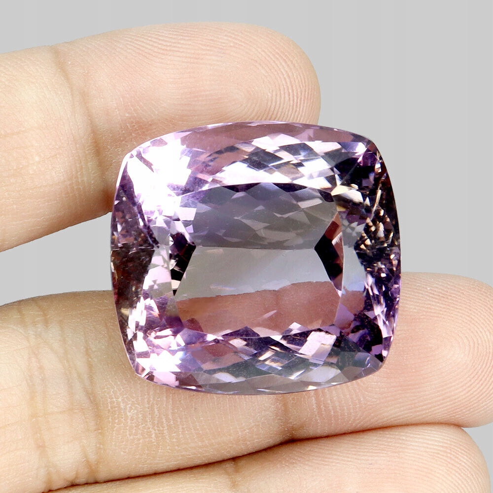 Ametryn přírodní kámen If 69.3ct obrovský