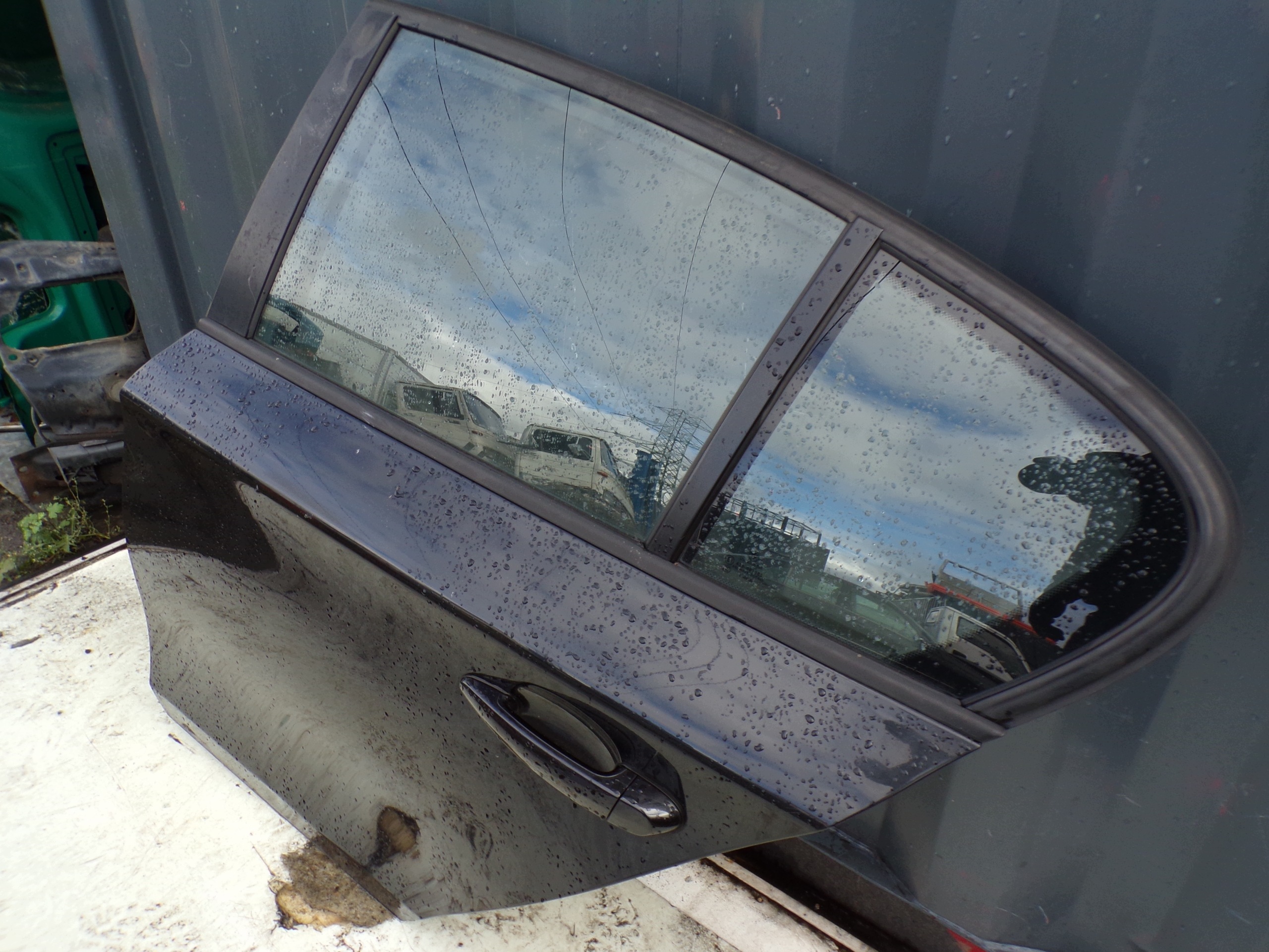 door left rear. BMW E87 colour BLACK SAPPHIRE METALIC complete