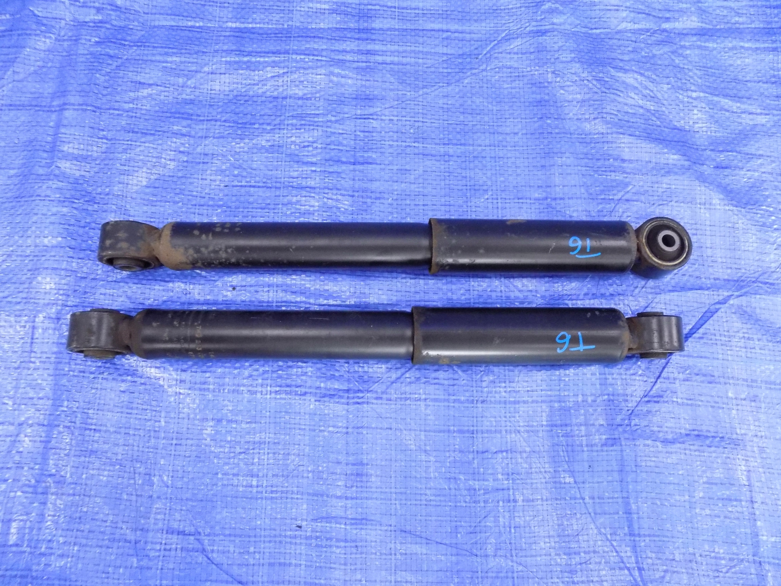 Stoßdämpfer heck hinten Stoßdämpfer VW T6 2,0 TDI 16