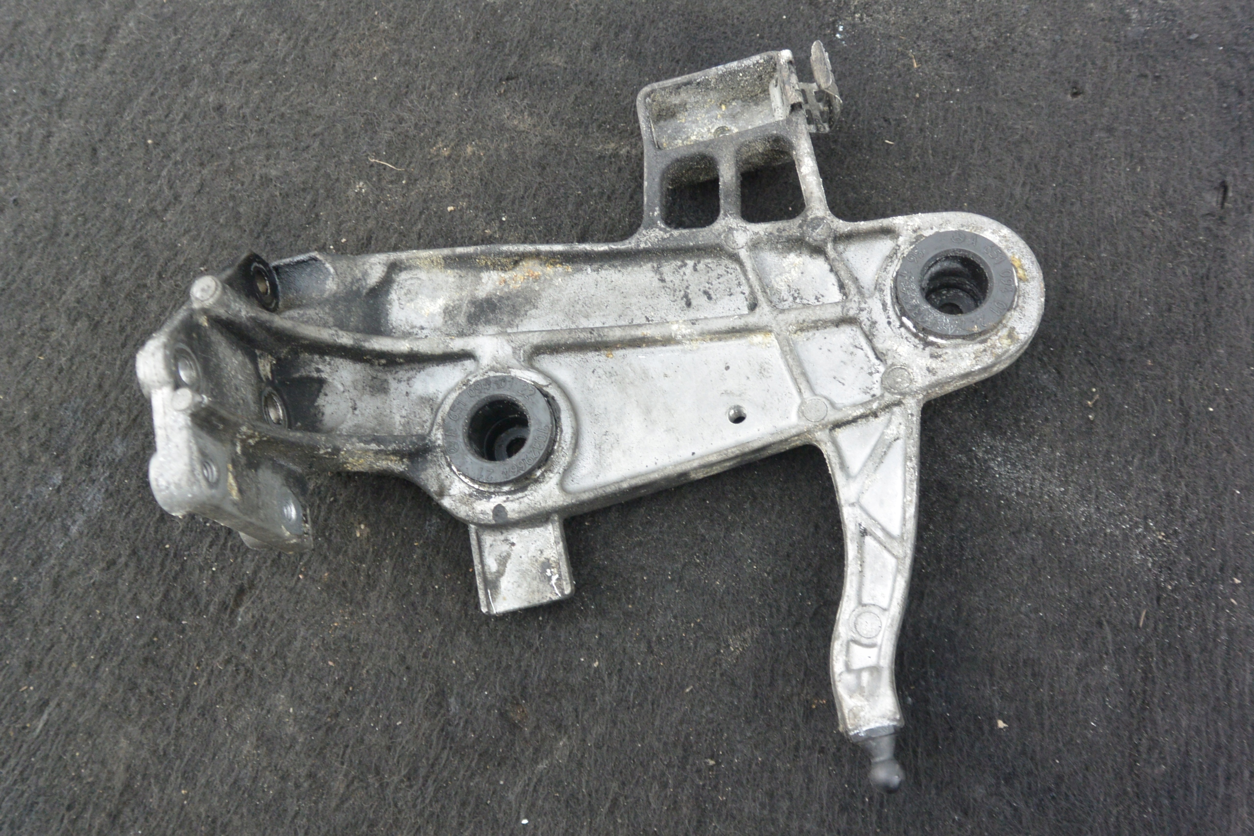 HALTER FILTERA LUFT 2.2 MERCEDES W204 W212