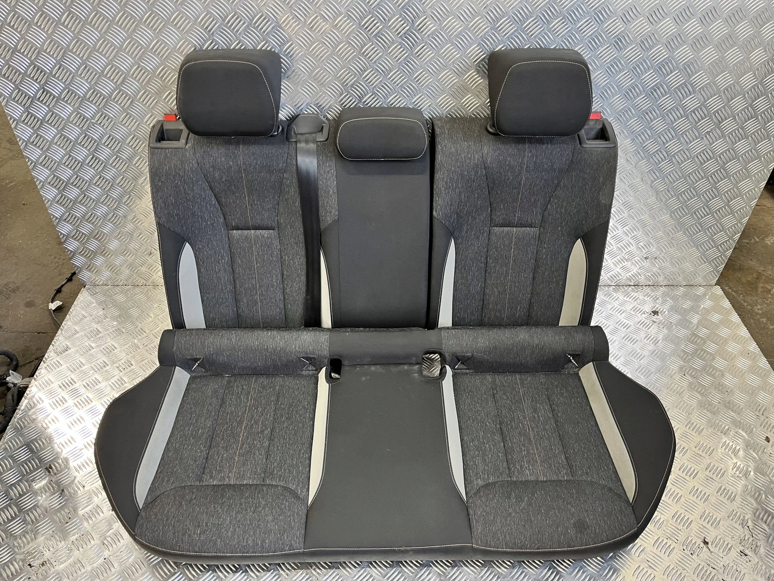 диван задний SKODA KAMIQ 19-