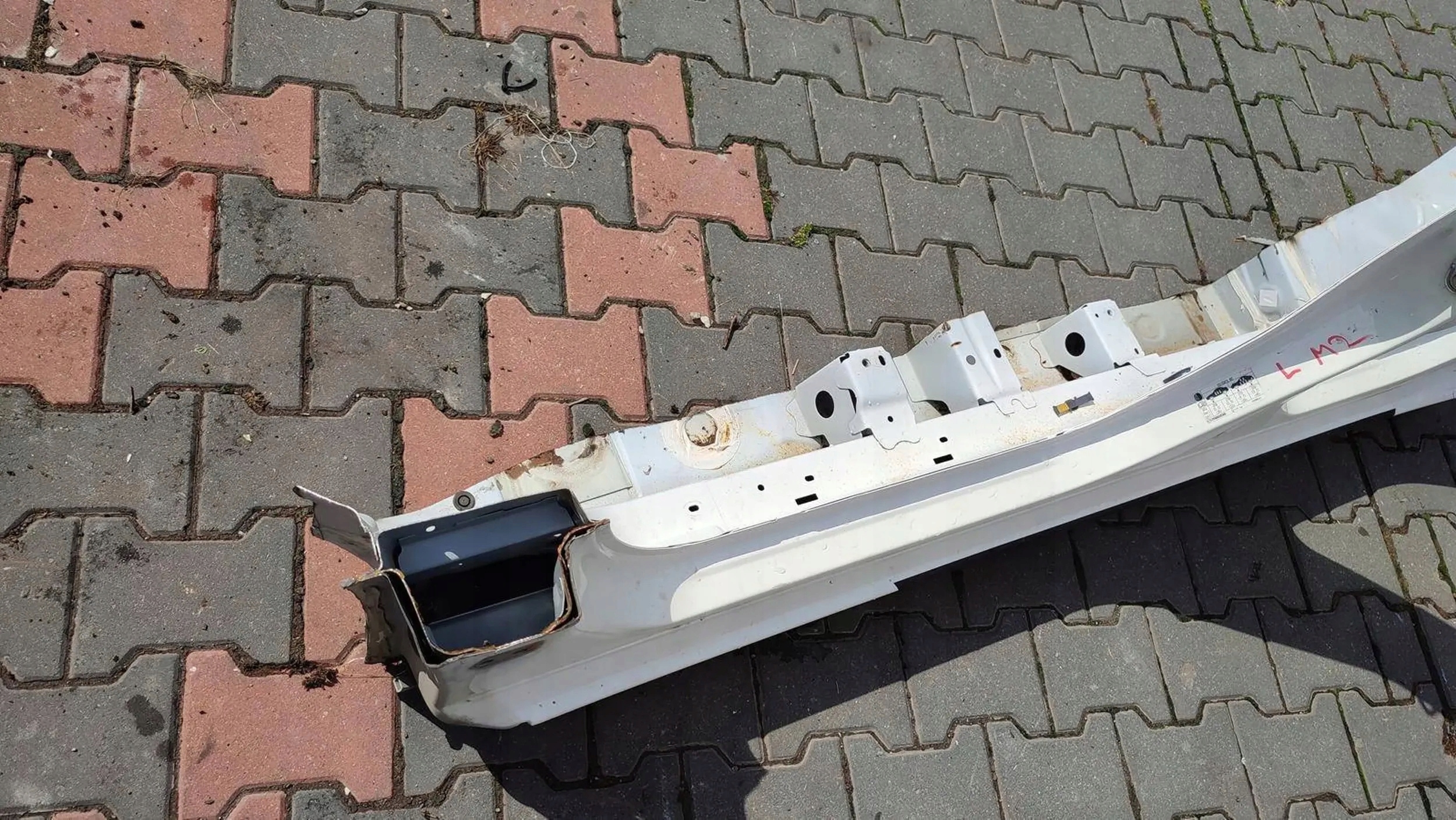 Mazda 2 DJ 2020 left side threshold pillar
