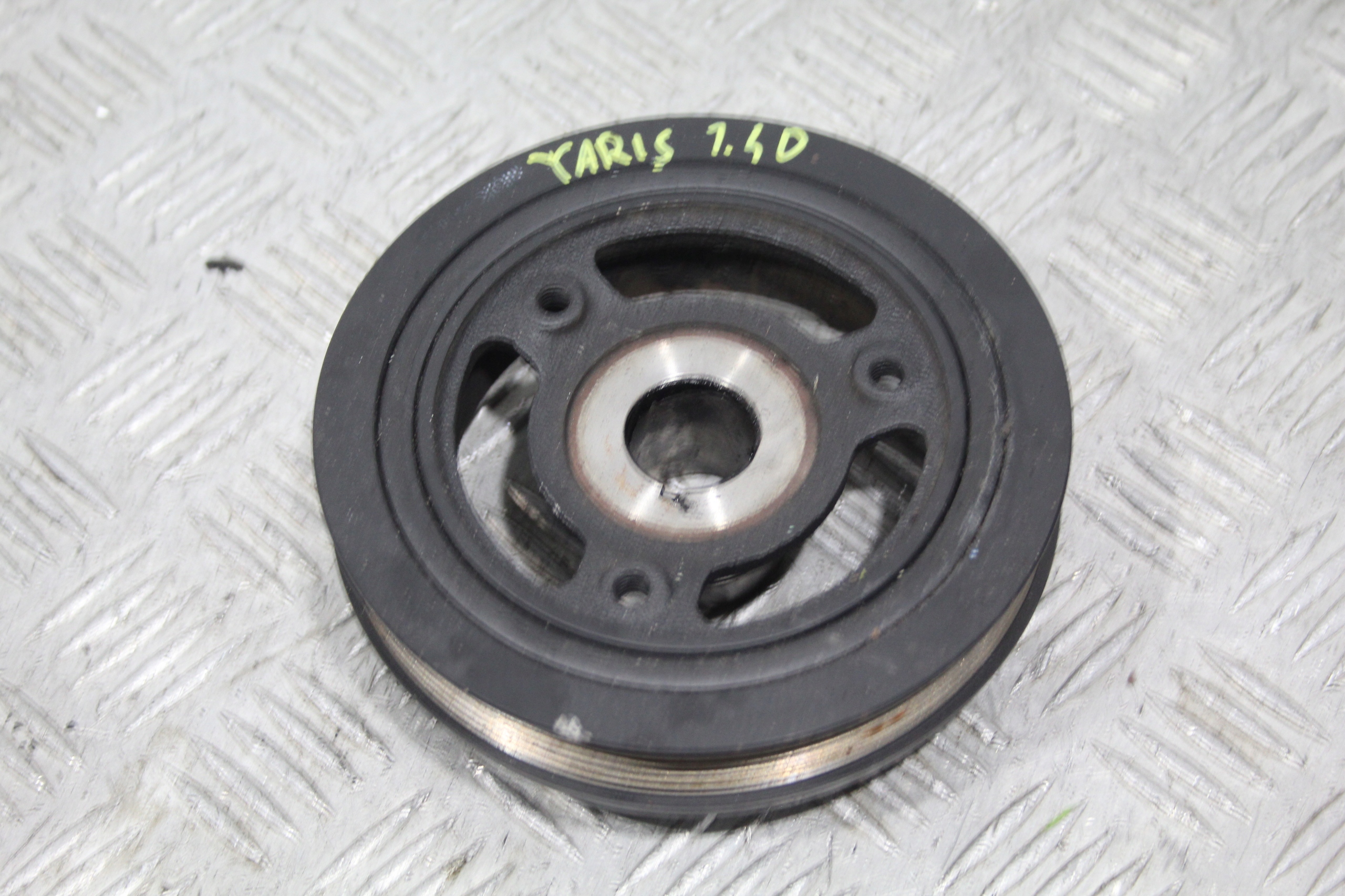 pulley TOYOTA YARIS III 3 1,4 D4D
