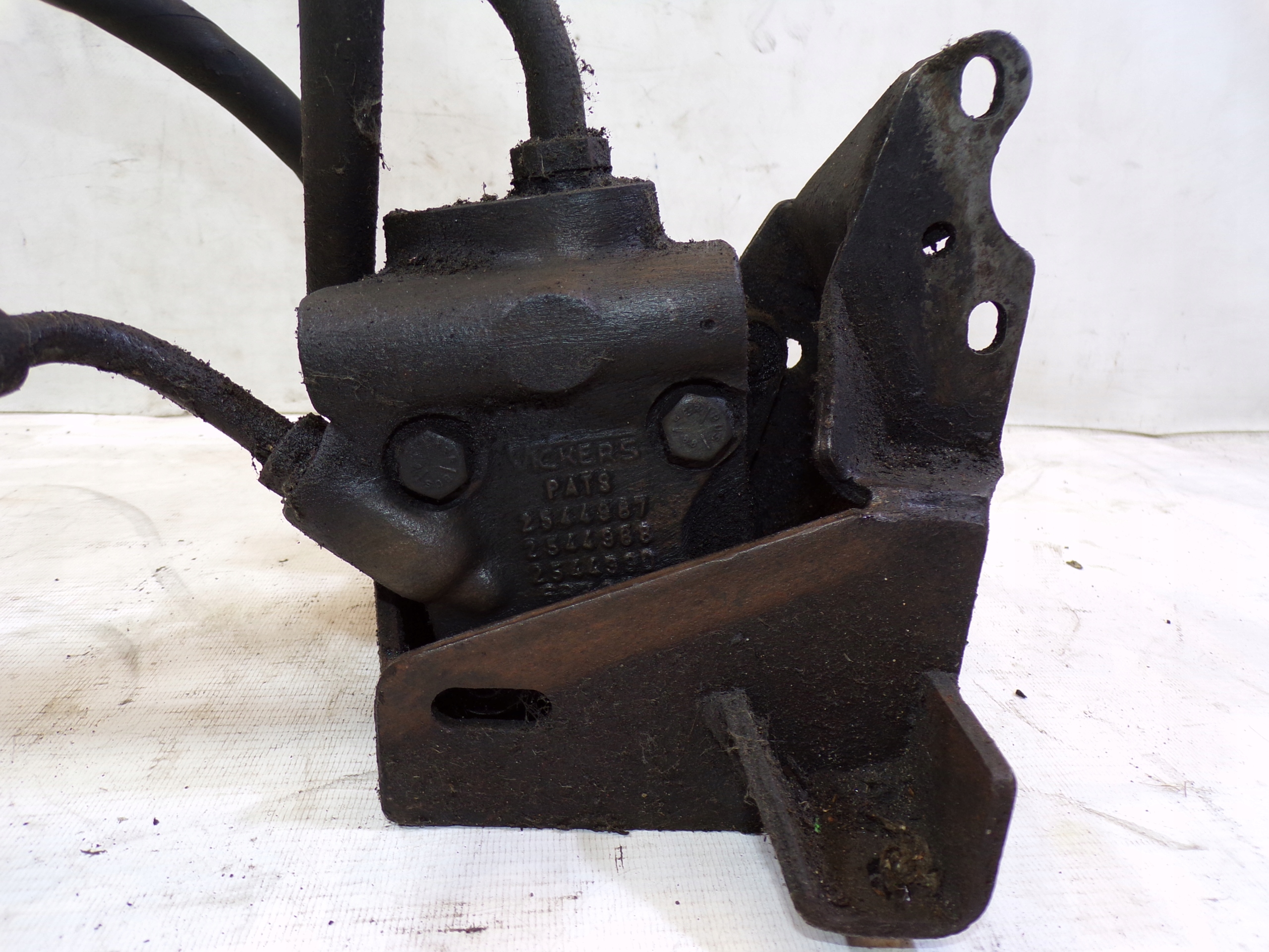 Servopumpe Behälter MERCEDES W123 2544987