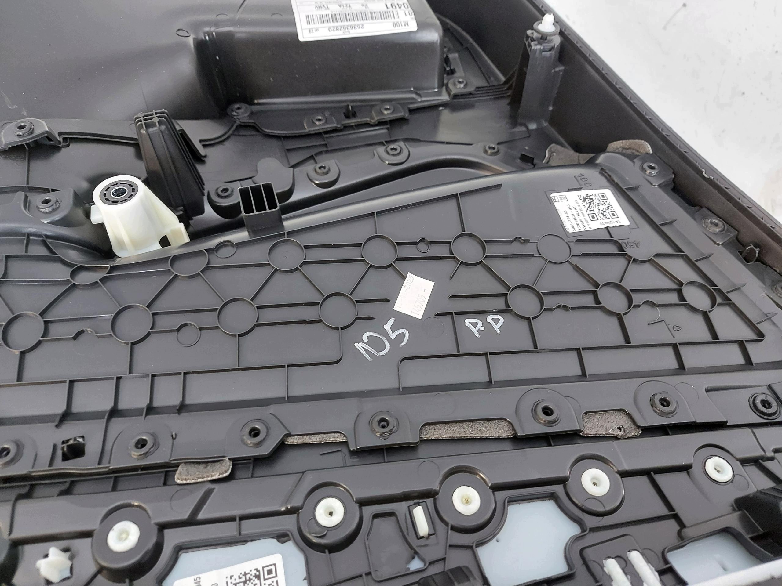 VW ID5 GTX 11E upholstery right front