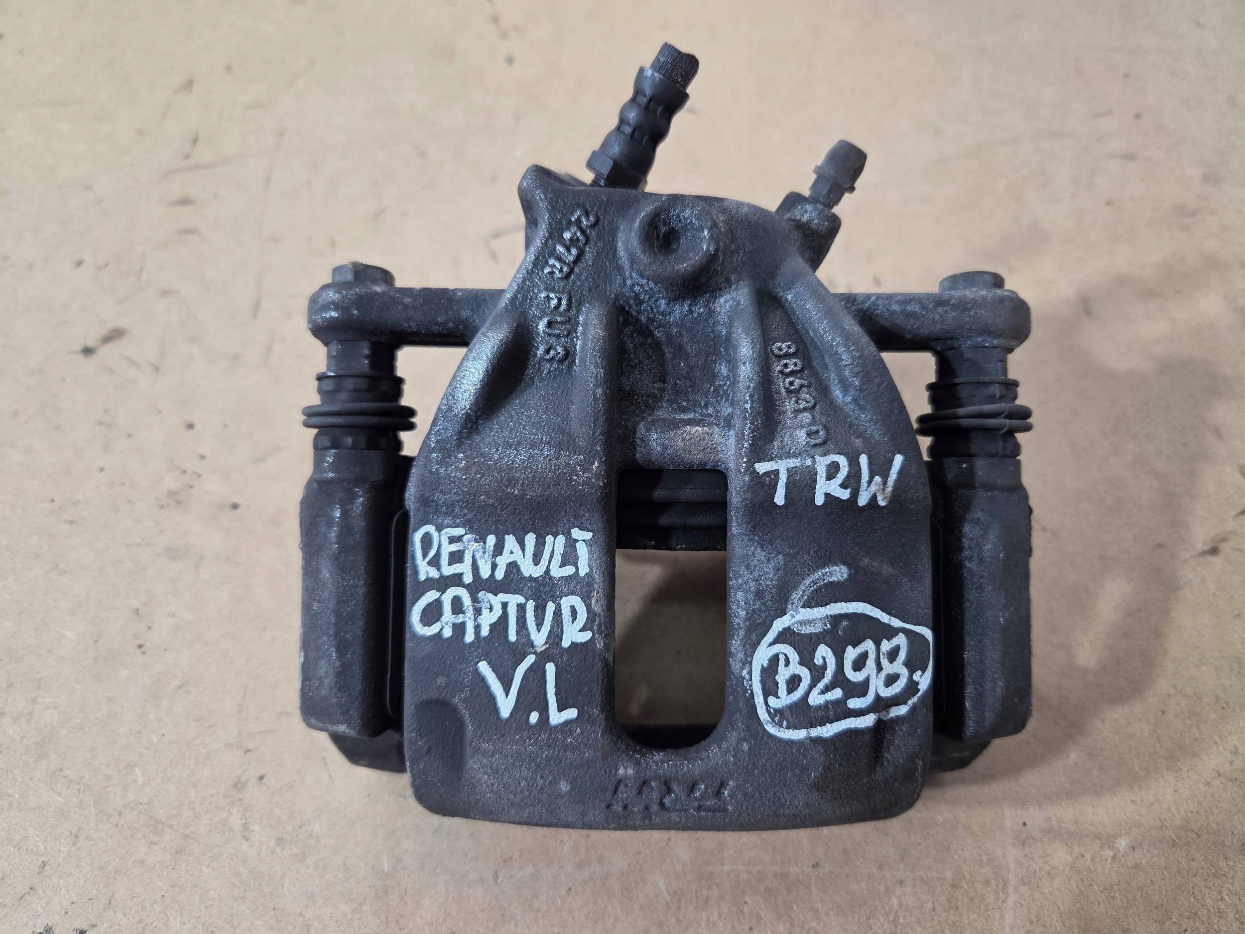 Renault Captur and caliper brake front left 8863D (B298)