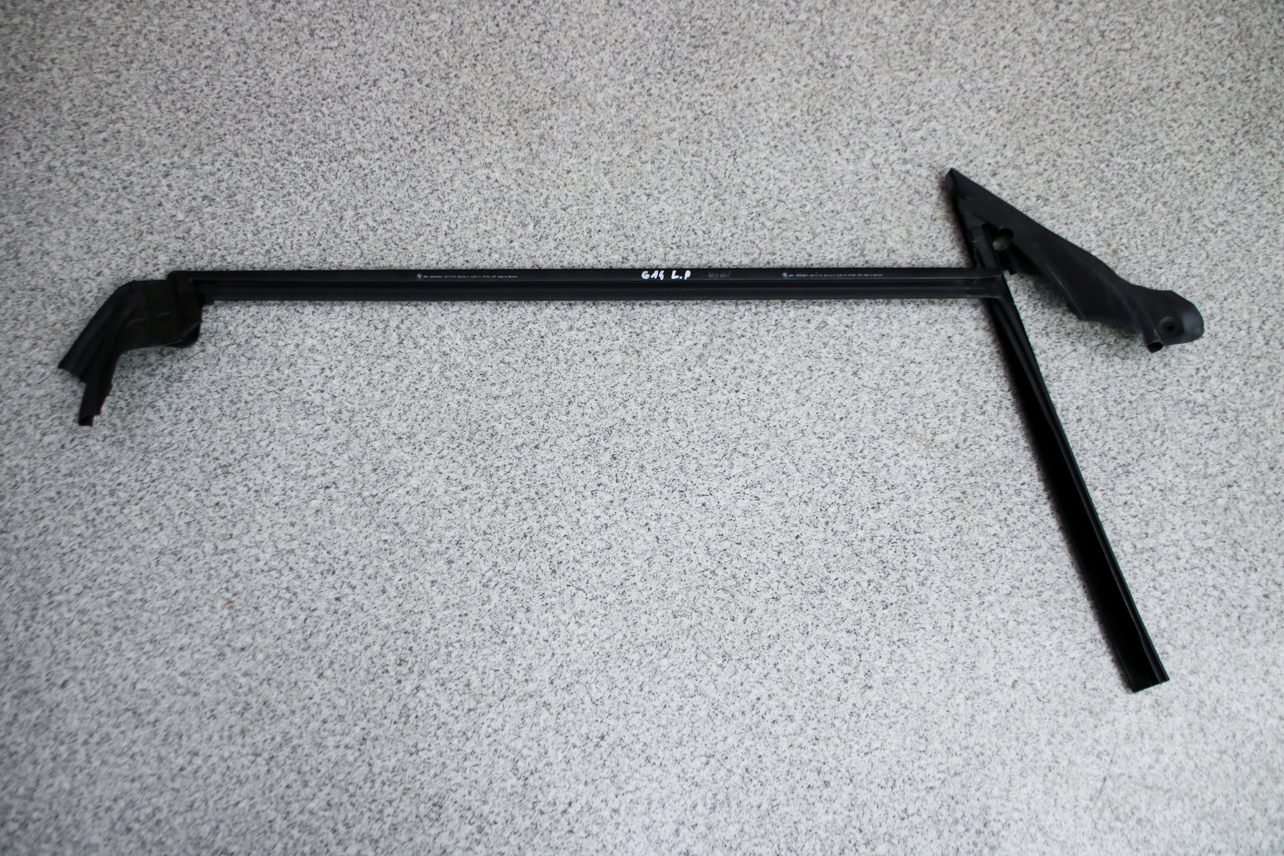 BMW 8 G14 G15 USZCZELKA DRZWI SZYBY LEWY PRZOD