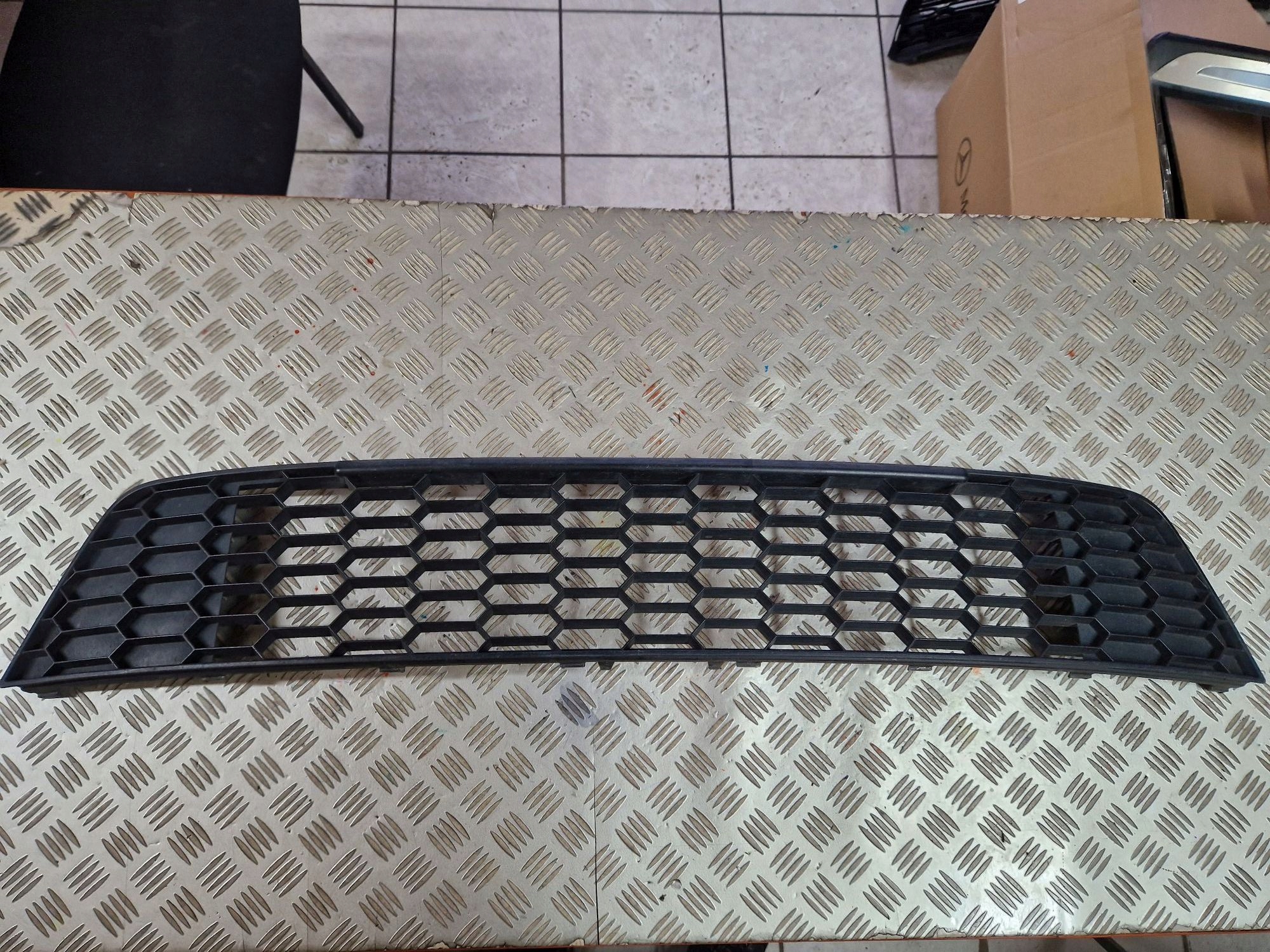 LÜFTUNGSGITTER DER STOSSSTANGE MITTE SKODA OCTAVIA III RS 2013R->
