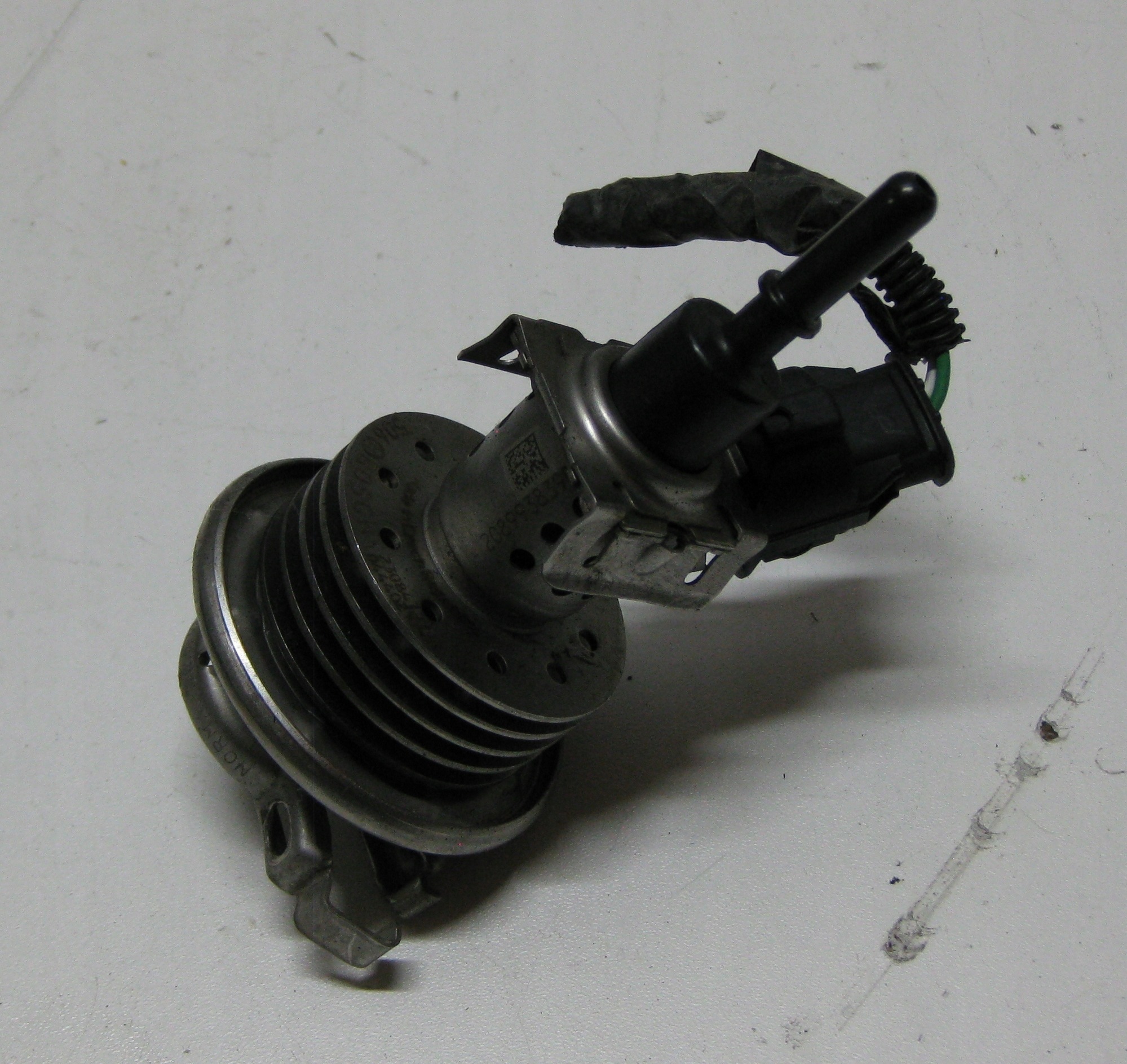 RENAULT MASTER III 2.3 DCI nozzle injector ADBLUE 04440210452