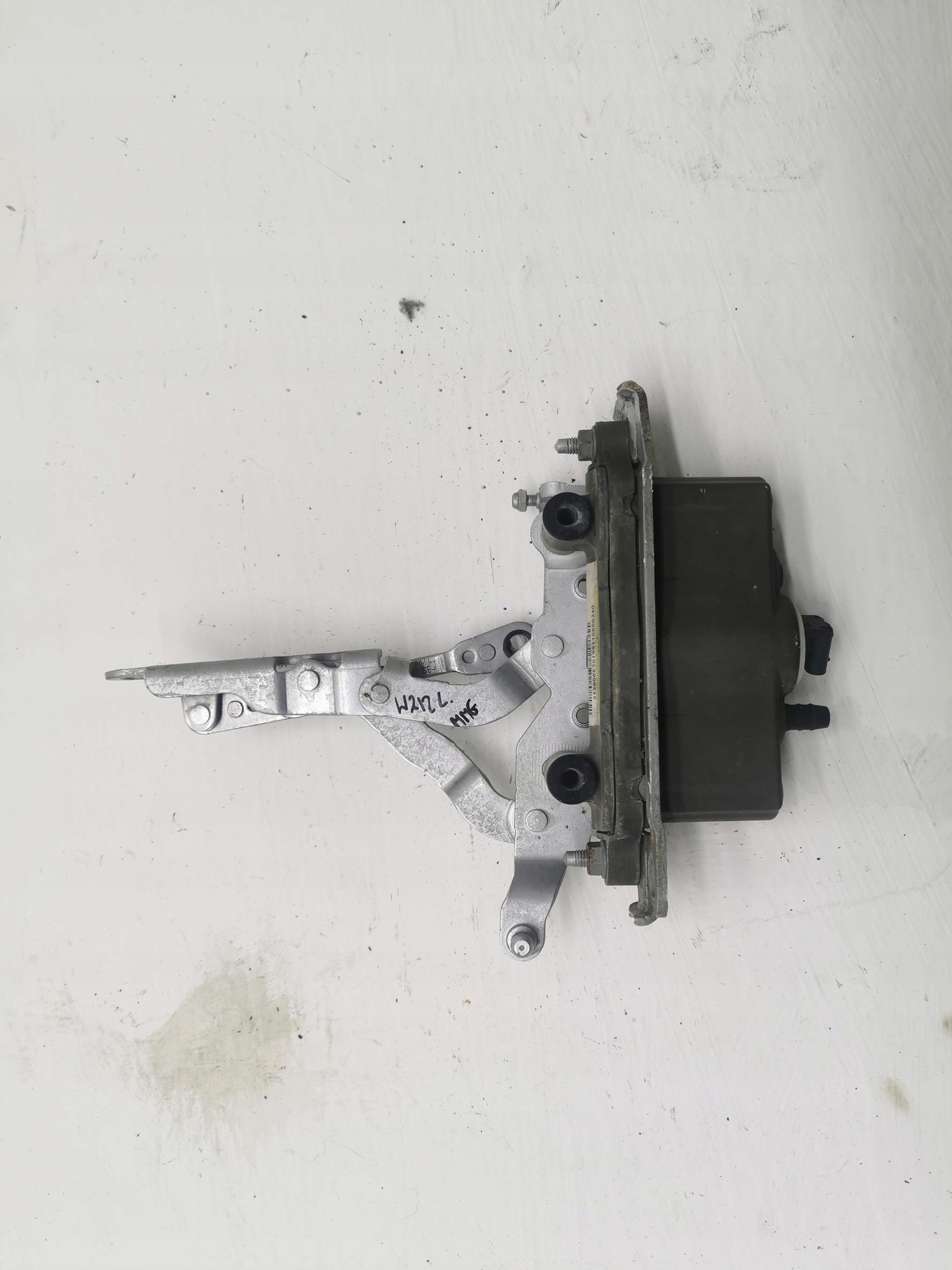 NABOJ bonnets hinge left MERCEDES E-KLASA W212 775