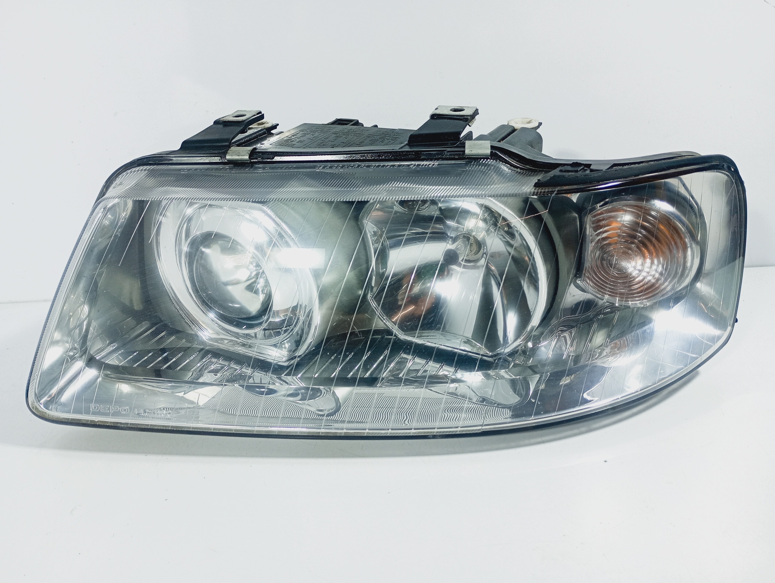 light left front REFLEKTOR left front OE 084411160L Audi A3 8P 03-13