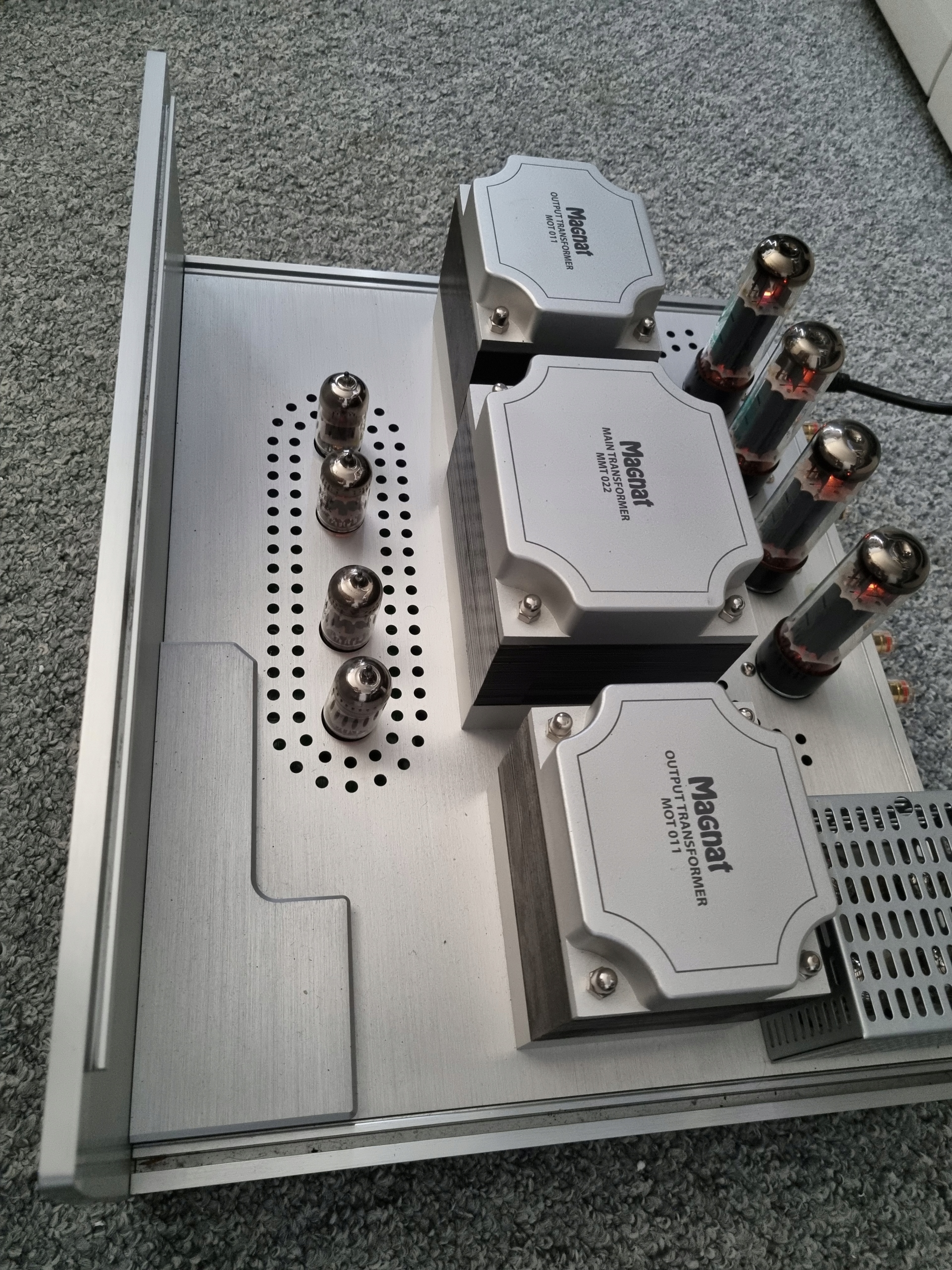 Wzmacniacz lampowy Magnat RV1 Liczba kanałów 2