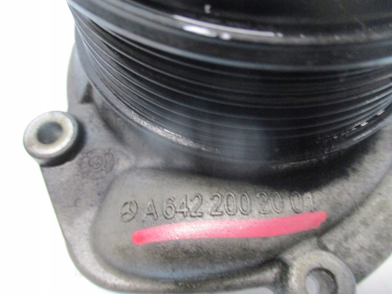 water pump MERCEDES ML166 ML 166 3,5D 6422002001