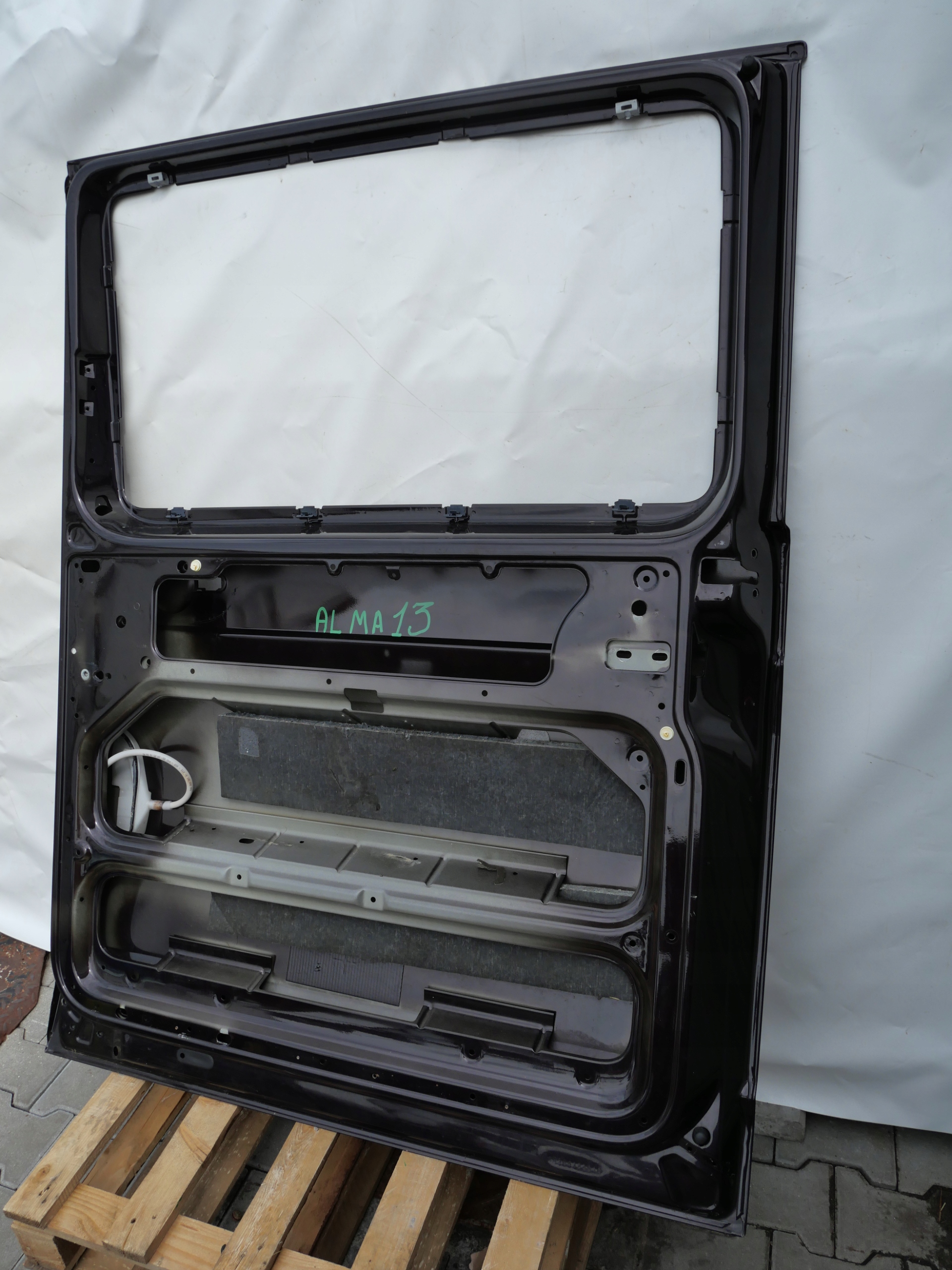 VW T6 door sliding right