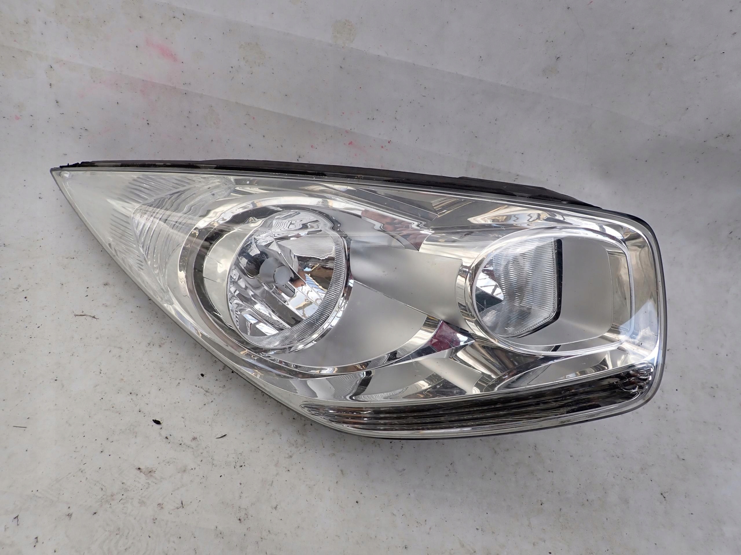 KIA VENGA 09-19 light front front right 92102-1P000