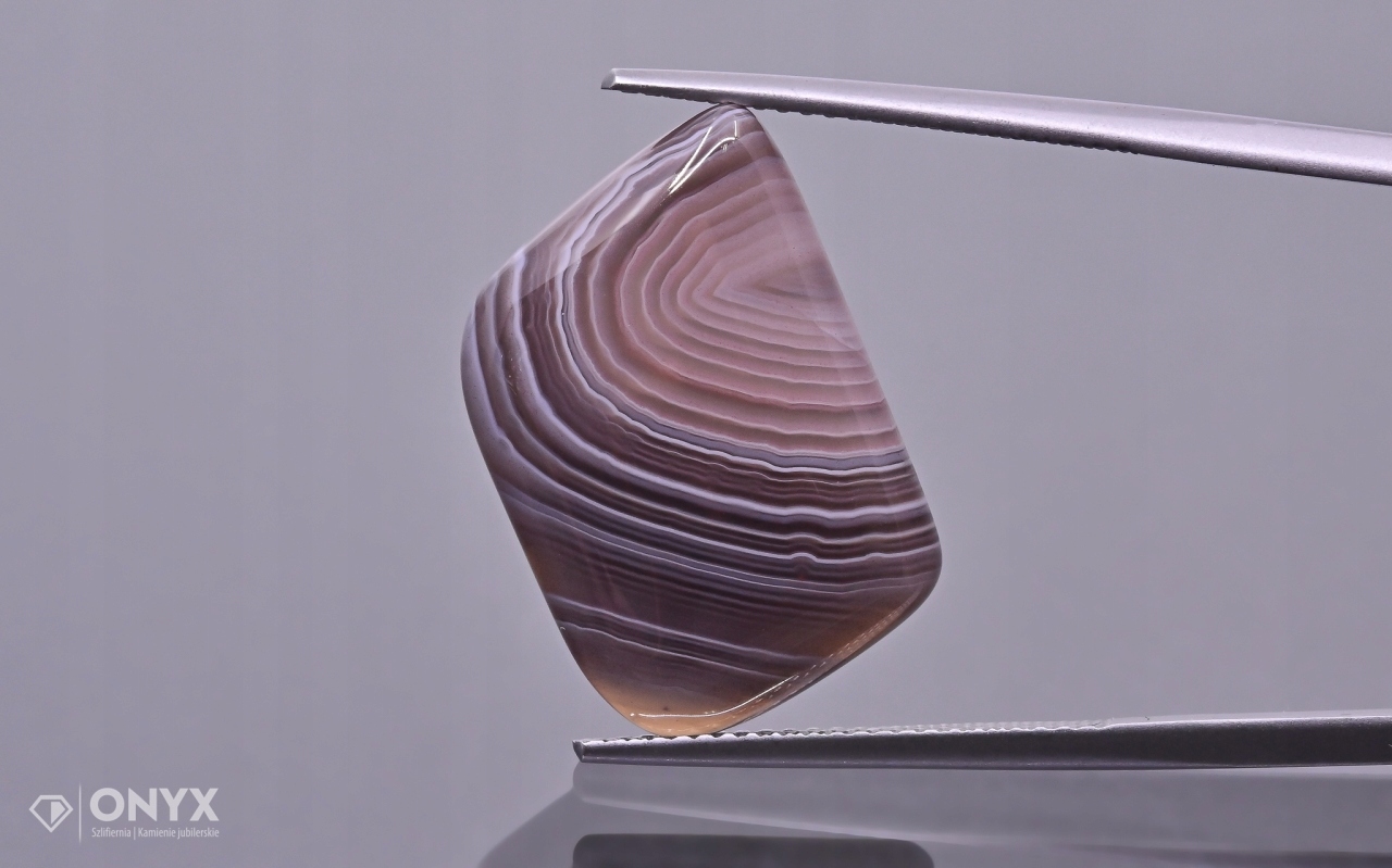 Achát Botswana kabošon nepravidelný 23x14,5 mm