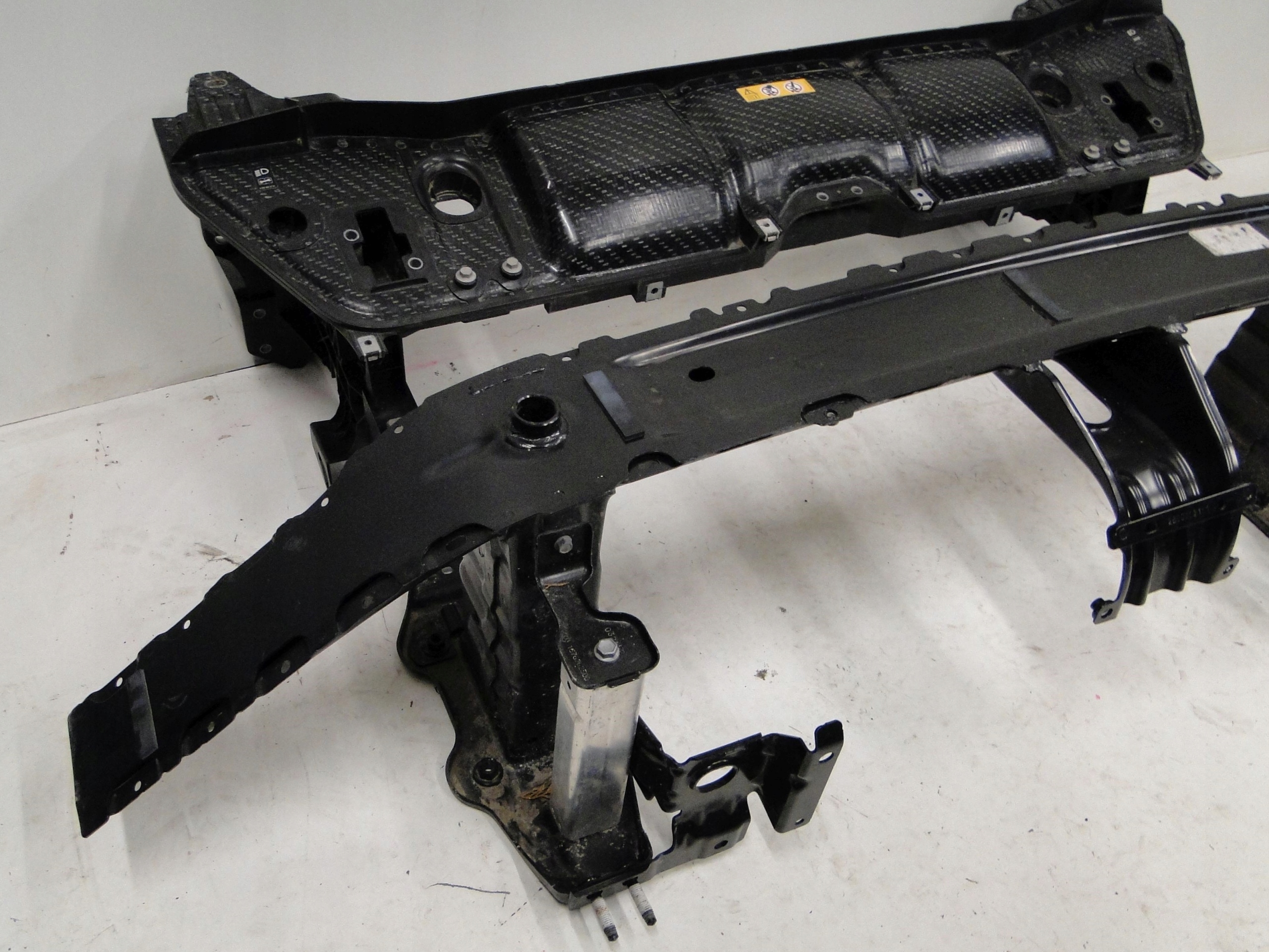 MERCEDES GLS X167 167 PAS PRZEDNI WZMOCNIENIE BELKA W ZDERZAK OFFROAD Producent części Mercedes-Benz OE