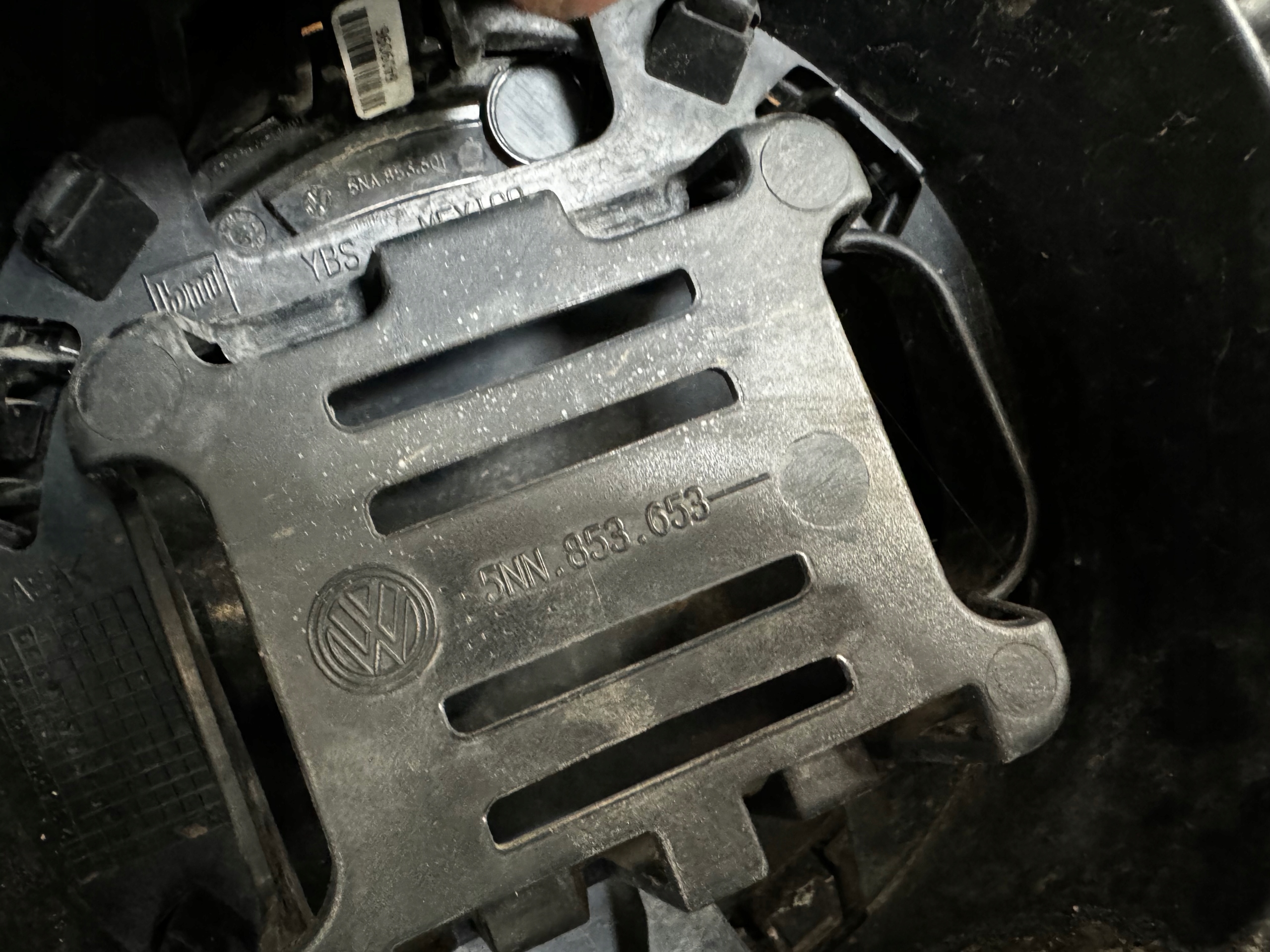 VW Tiguan Kühlergrill FRONTGRILL Kühlergitter 5NN853653VW - Thumbnail 4