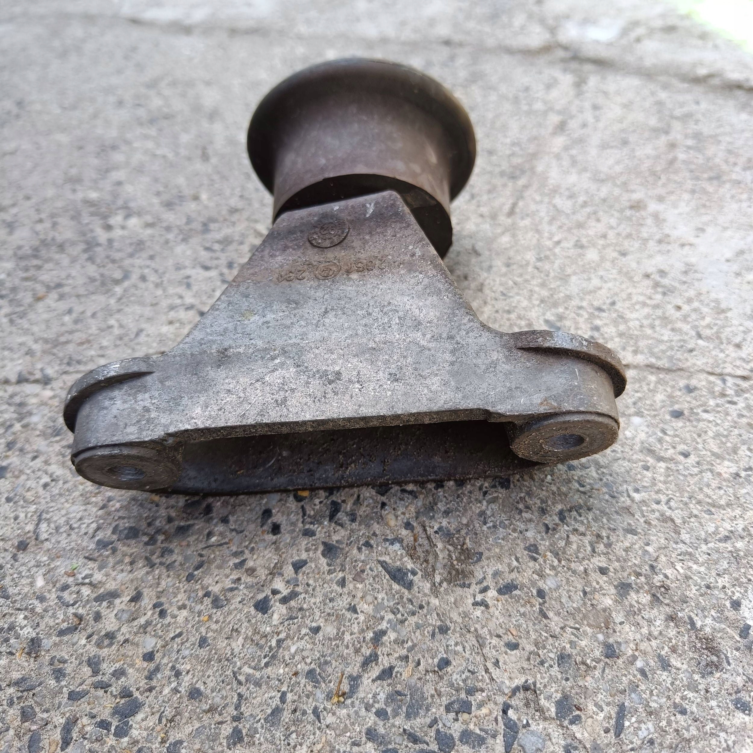 Audi 80 90 S2 B4 1992 Z Davanti/anteriore supporto / staffa Motore
