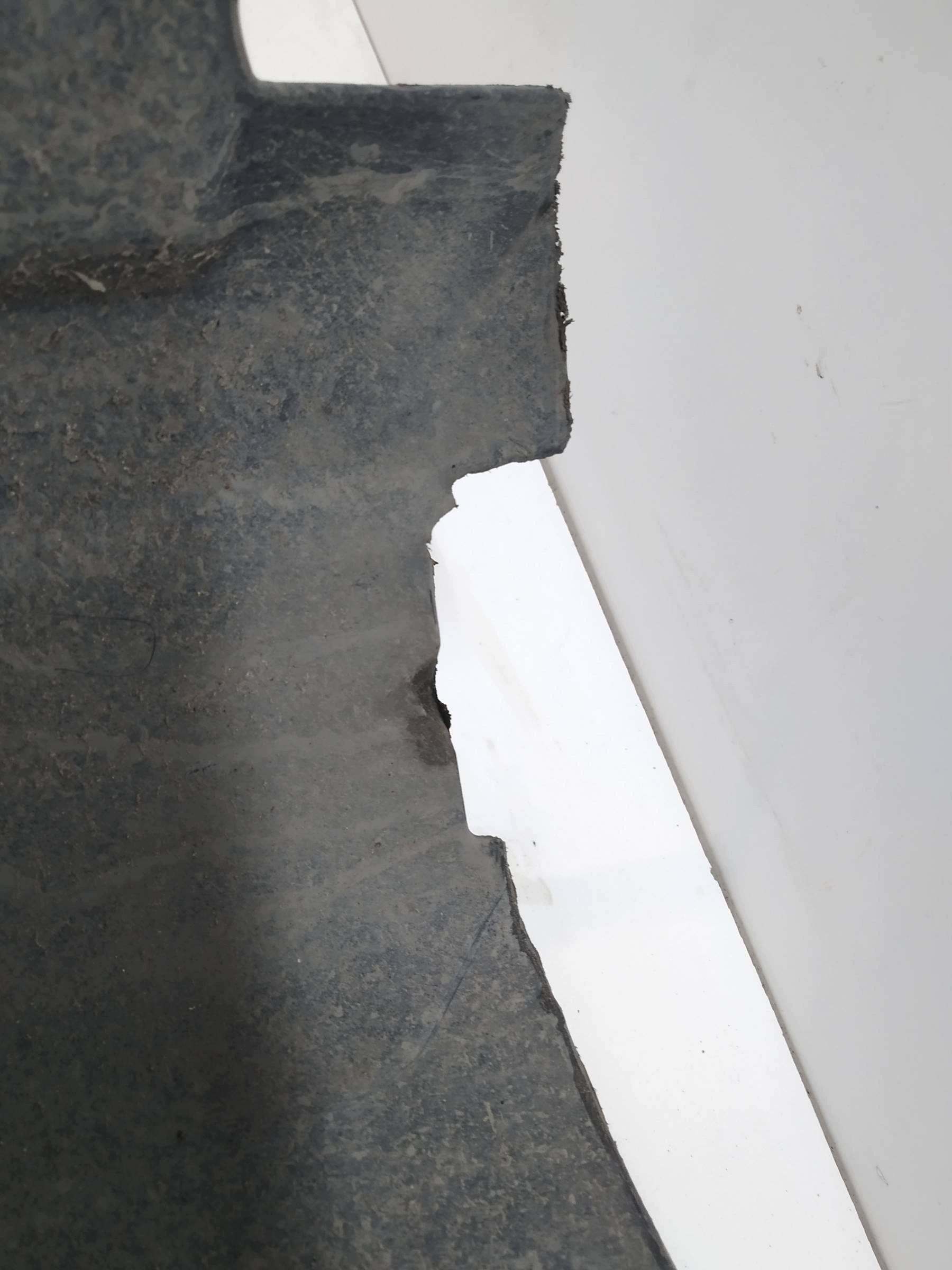 mudguard right front V50 30678144 Volvo S40 and (1995-2004)