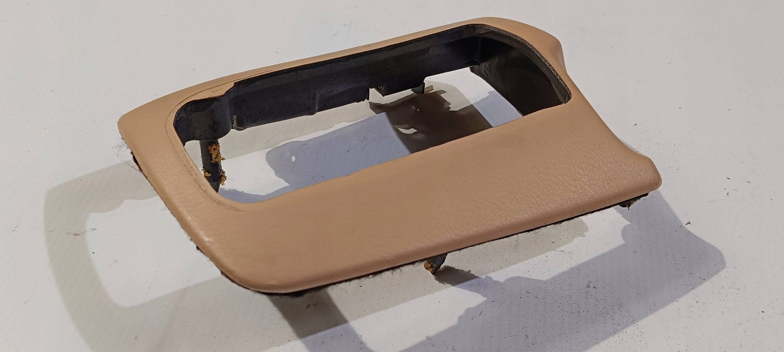 frame cover control panel swiatlami Maserati Granturismo 2008