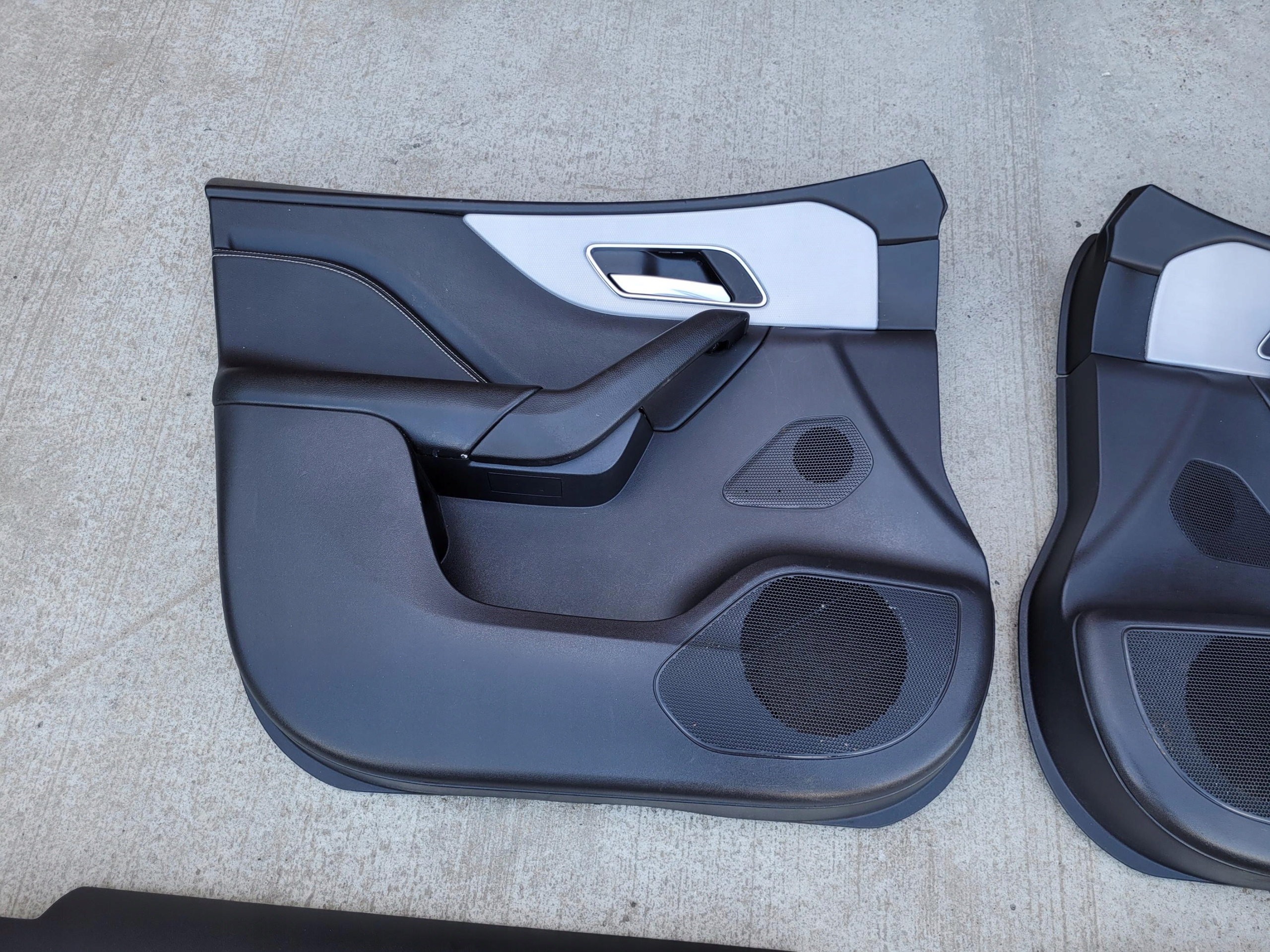 side front front left upholstery door JAGUAR F-PACE X761