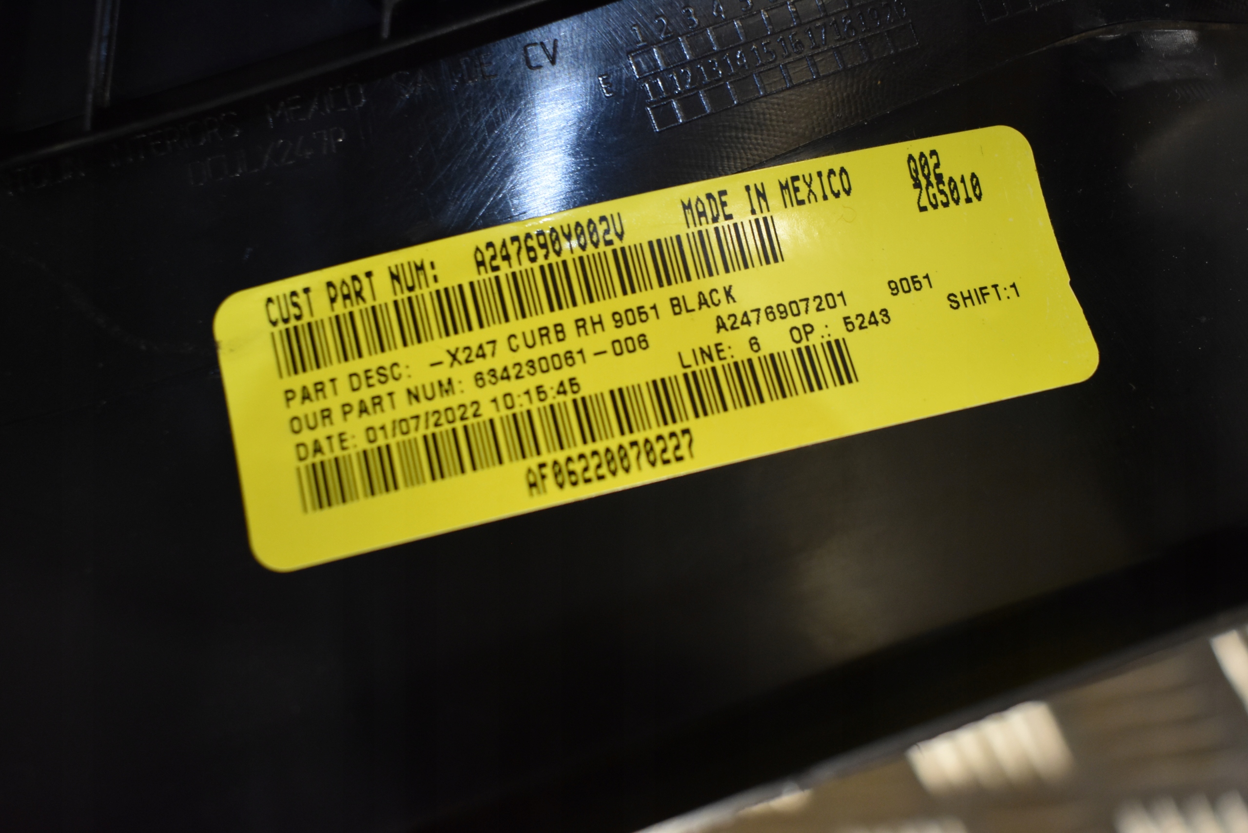 IDEALNY side upholstery boot right MERCEDES GLB X247 1