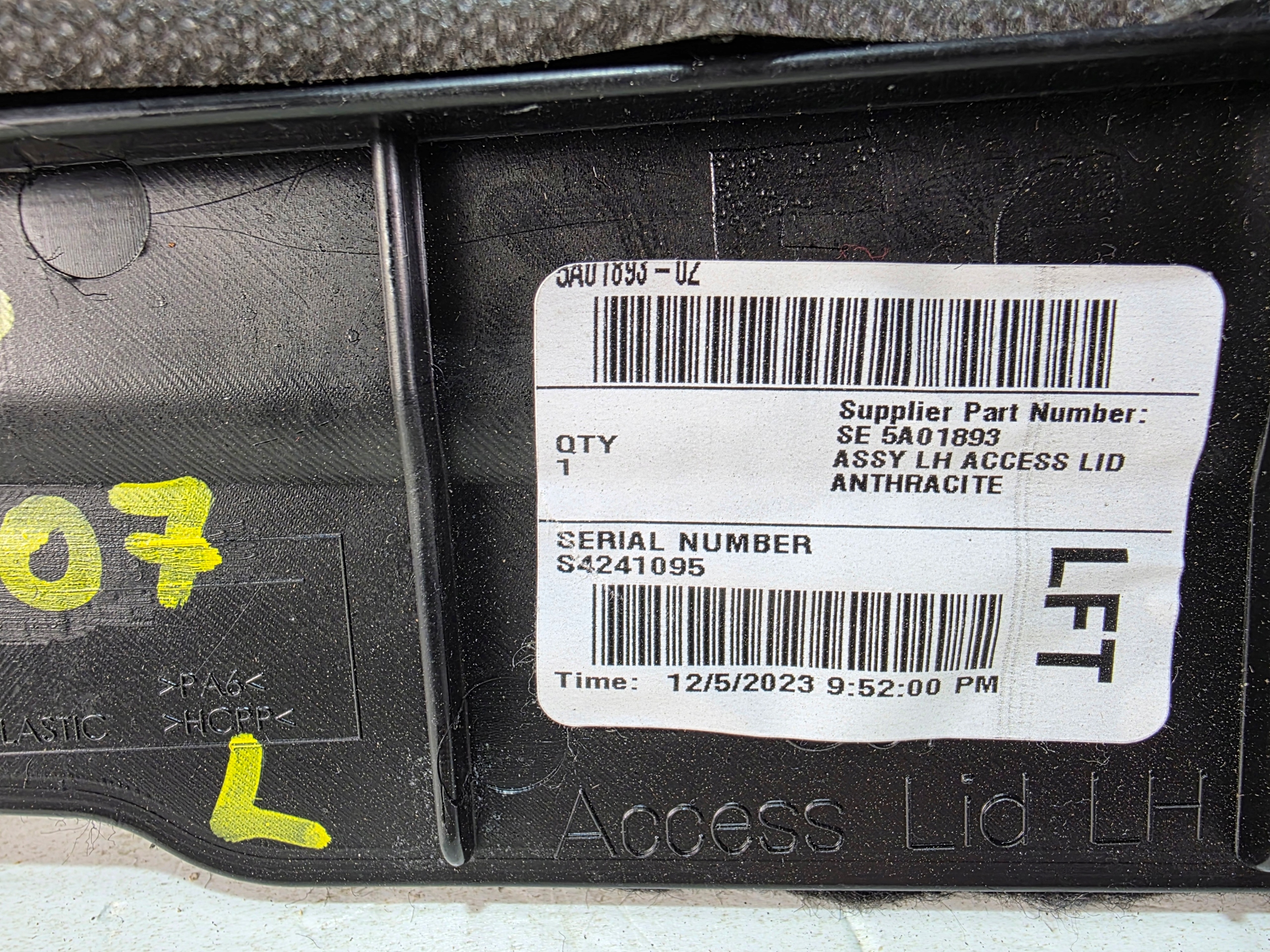 boot upholstery left BMW X7 G07 LCI 5A01893