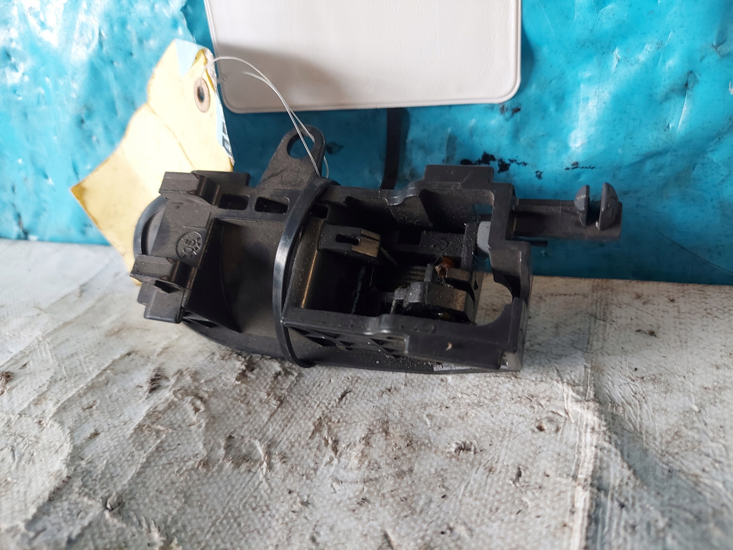 handle inner left rear part YARIS and 2005 R