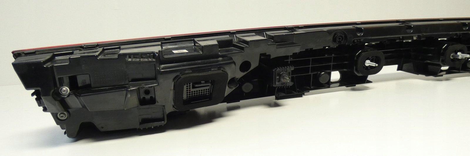 AUDI Q8 LIFT 4M8945095BE 2023- cap light rear LED