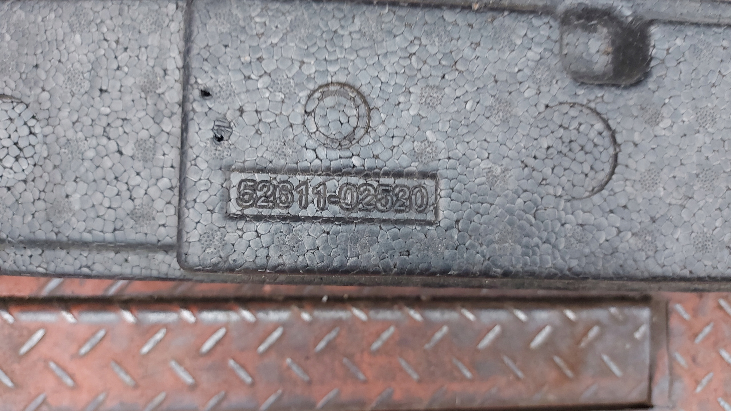 ABSORBER Polystirén nárazníku předek TOYOTA COROLLA E21 19- KOMBI HB