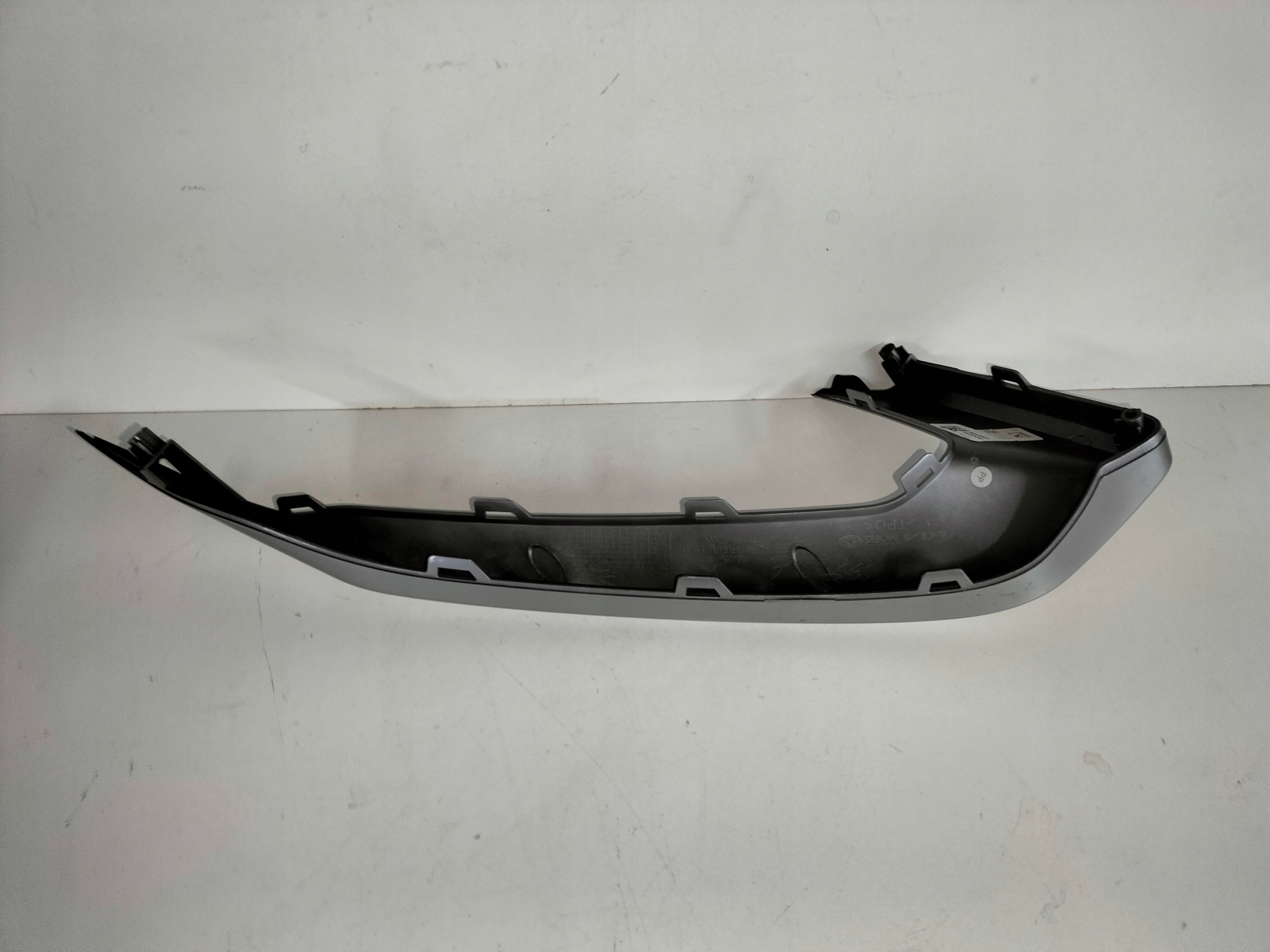 moulding of a bumper front left KIA SPORTAGE 5 V 21