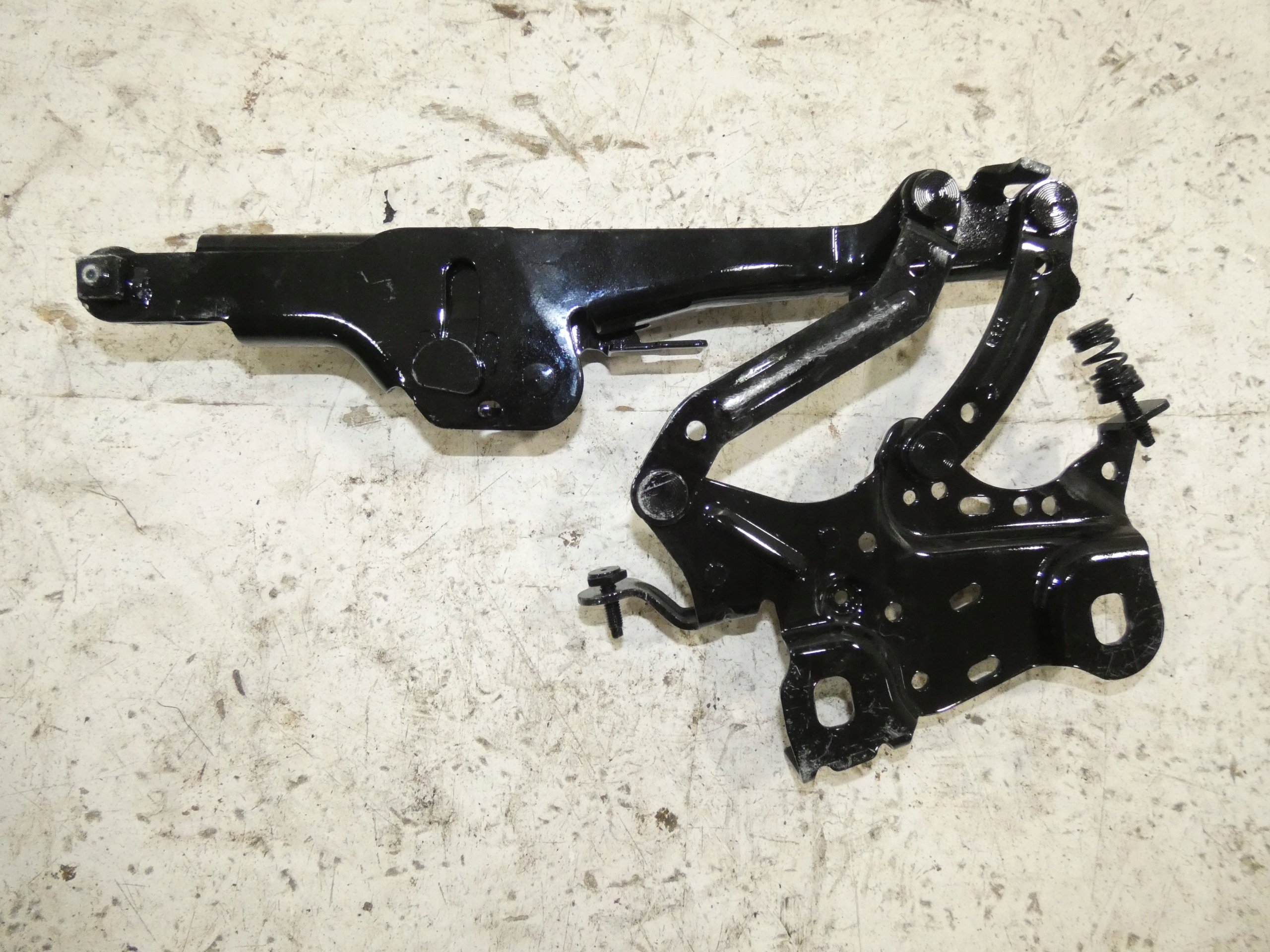 Мини F55 F56 F57 петля капота левая 7300565