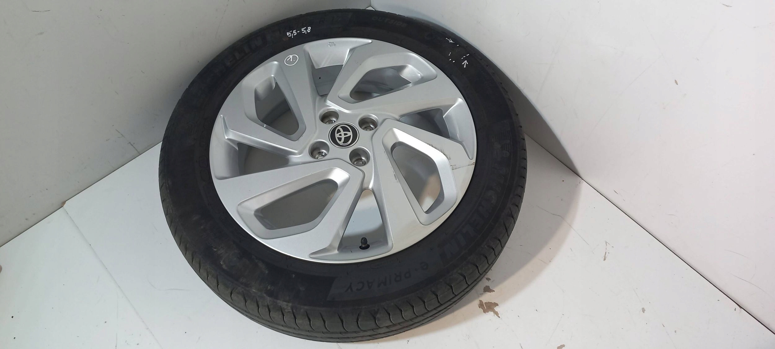 Toyota Aygo X wheels discs aluminium R17