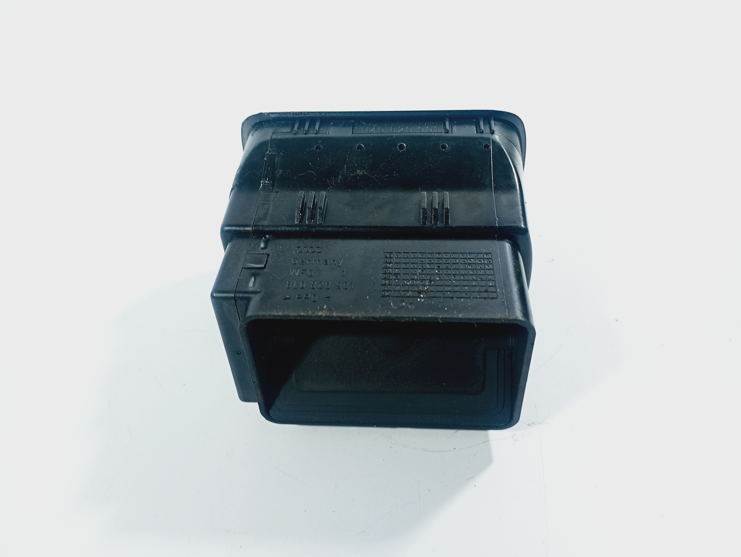 grid air conditioning devices air right/left OE 8L0820901 Seat Leon 1 and 99-06