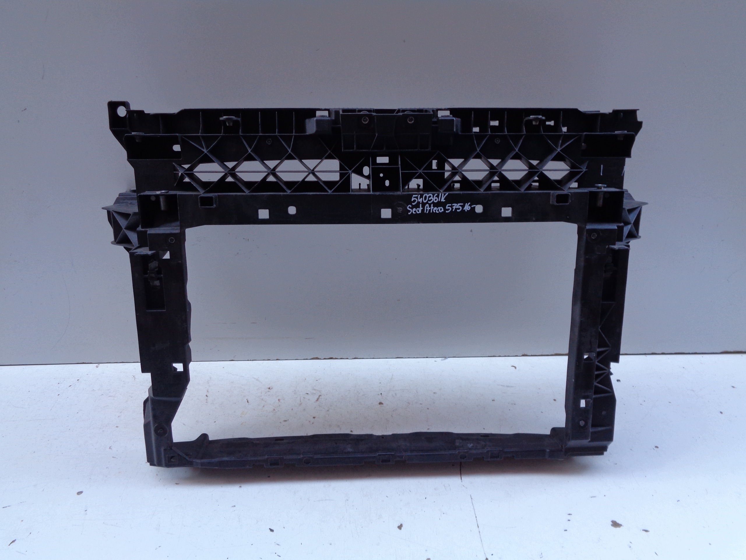 bar, wall front SEAT ATECA 575 16- NR 54036