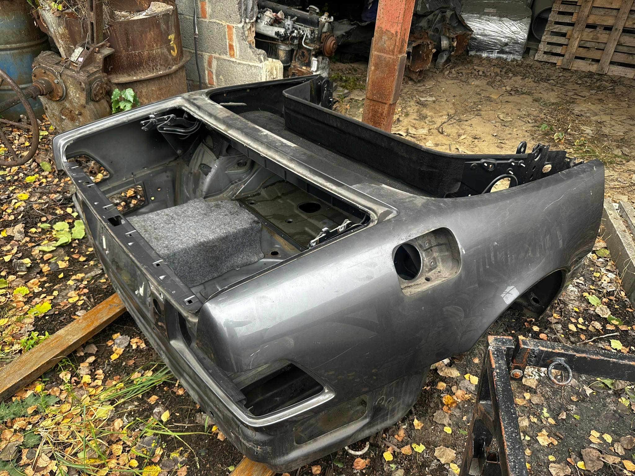 MERCEDES SL R129 ĆWIARTKA PAS TYLNY BLOTNIKI WANNA