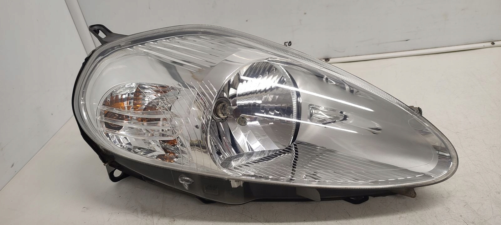 light front front right Fiat Grande Punto