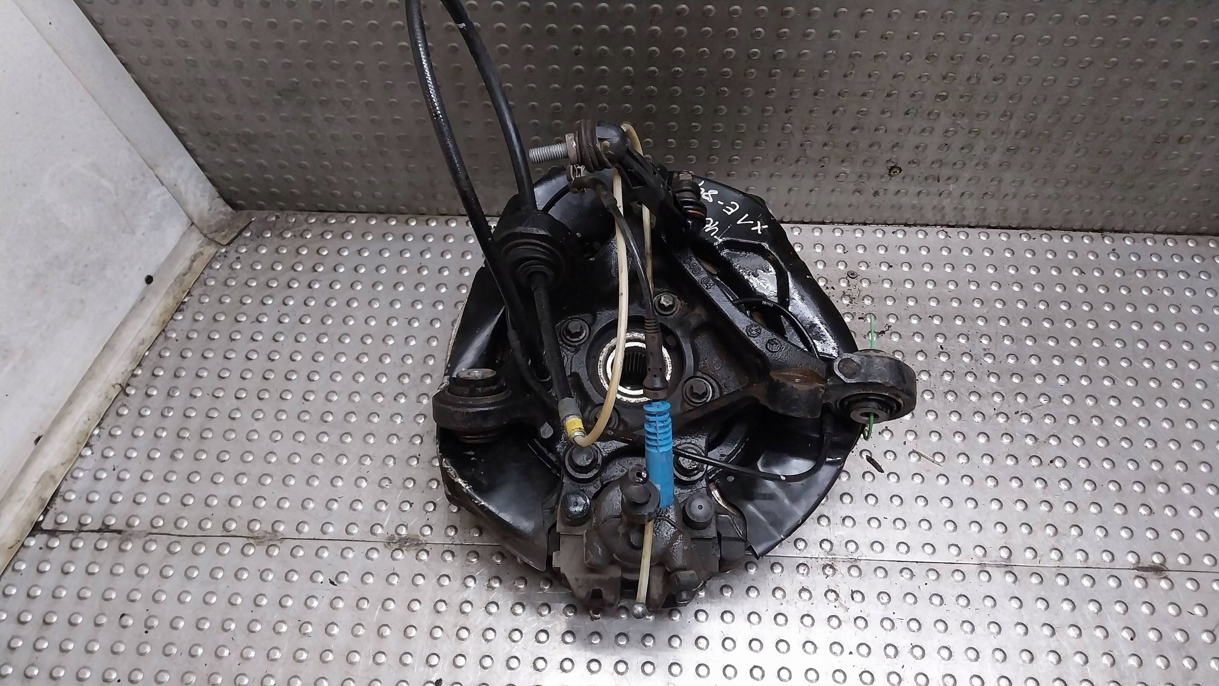 otoč čepu levý záď 6788049 BMW X1 E84