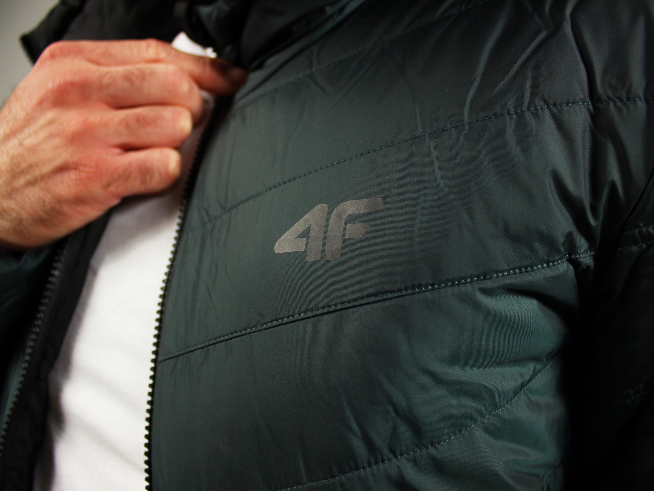 4F ZIMOWA DWUSTRONNA męska kurtka z KAPTUREM czarna zielona CIEPŁA Kaptur z kapturem