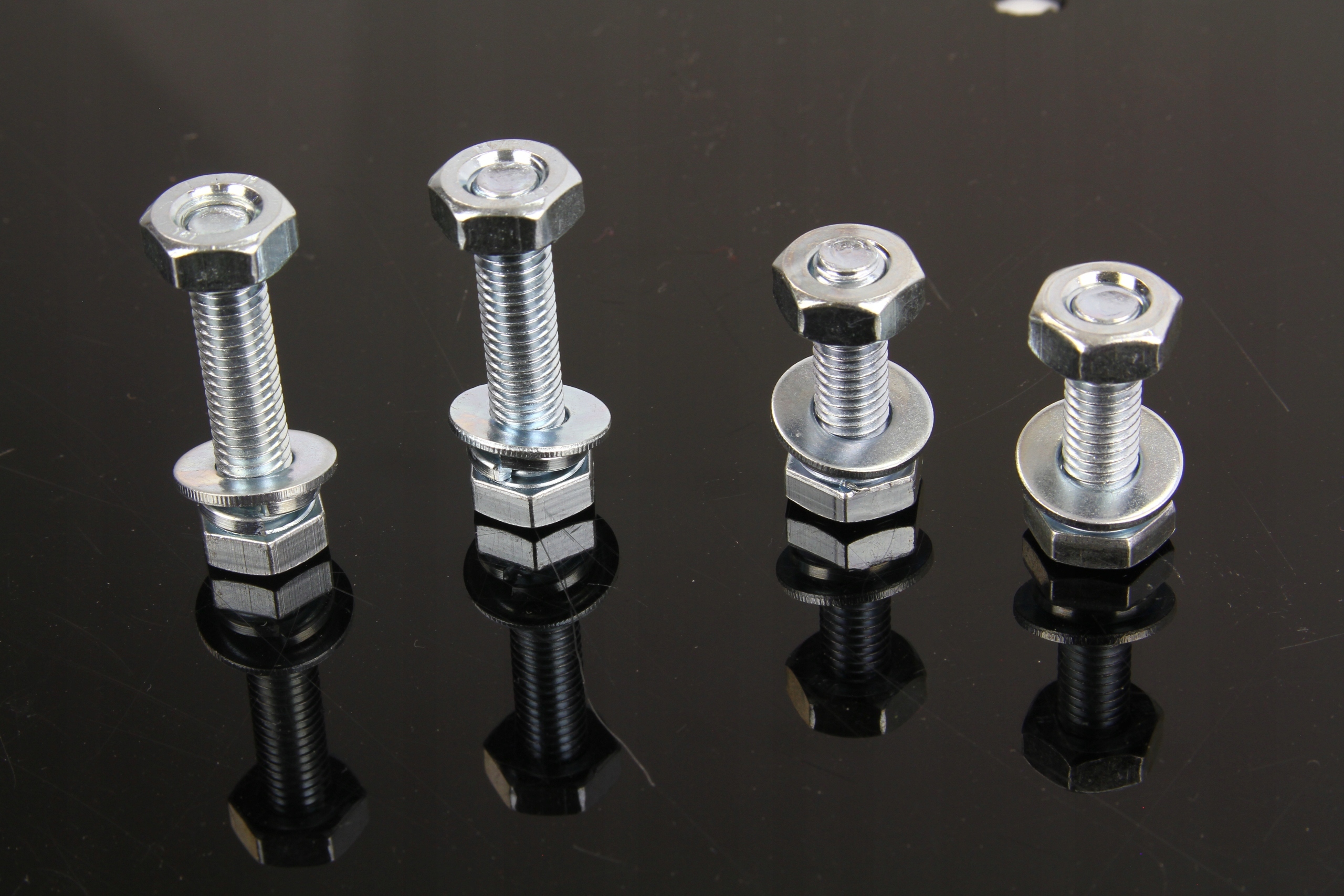 WYCIAGARKA WCIAGARKA AKUMULATOROWA 12V 2000LBS Marka MARPOL