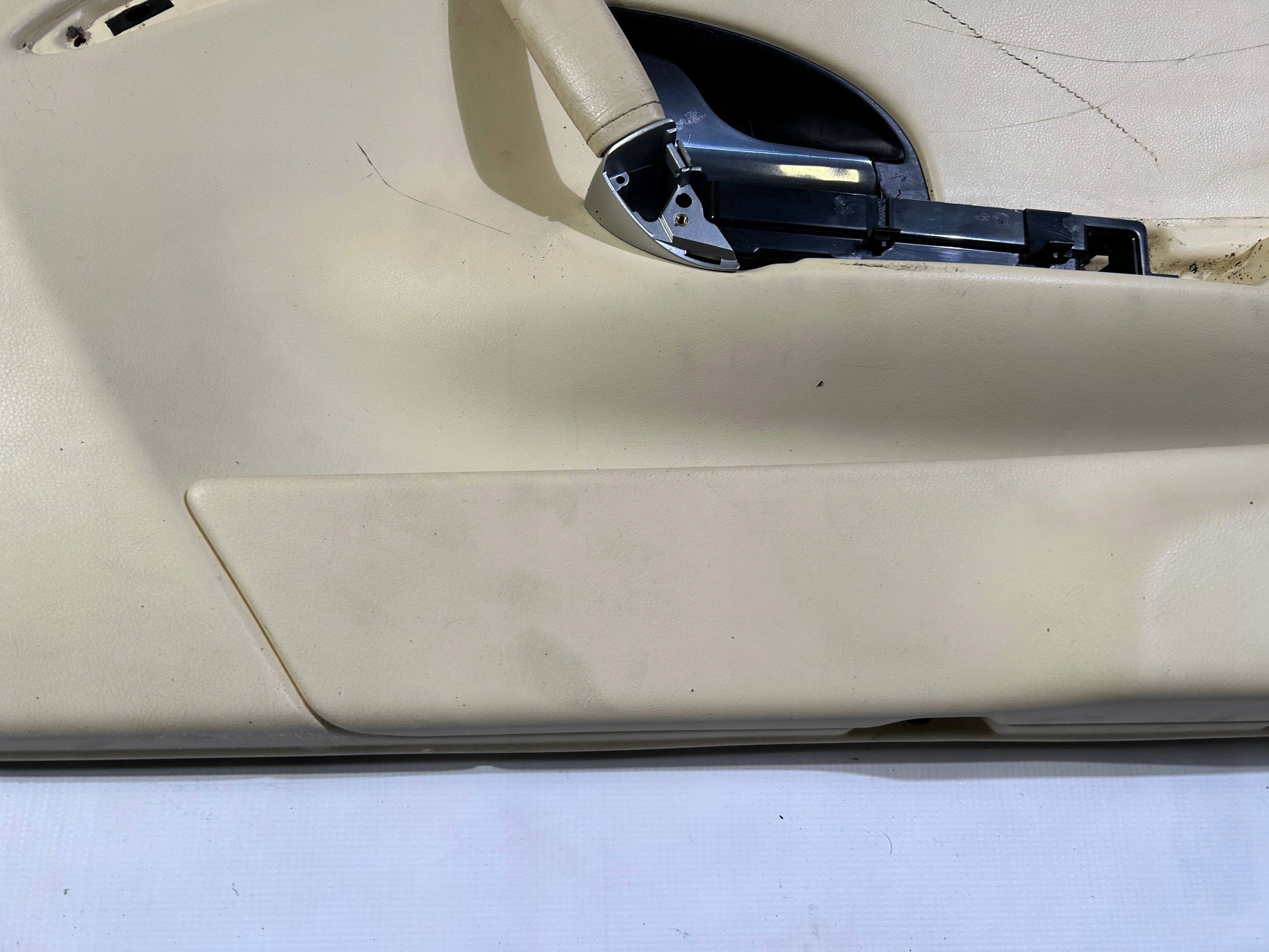 side upholstery side door right prawych Maserati GranTurismo 2008