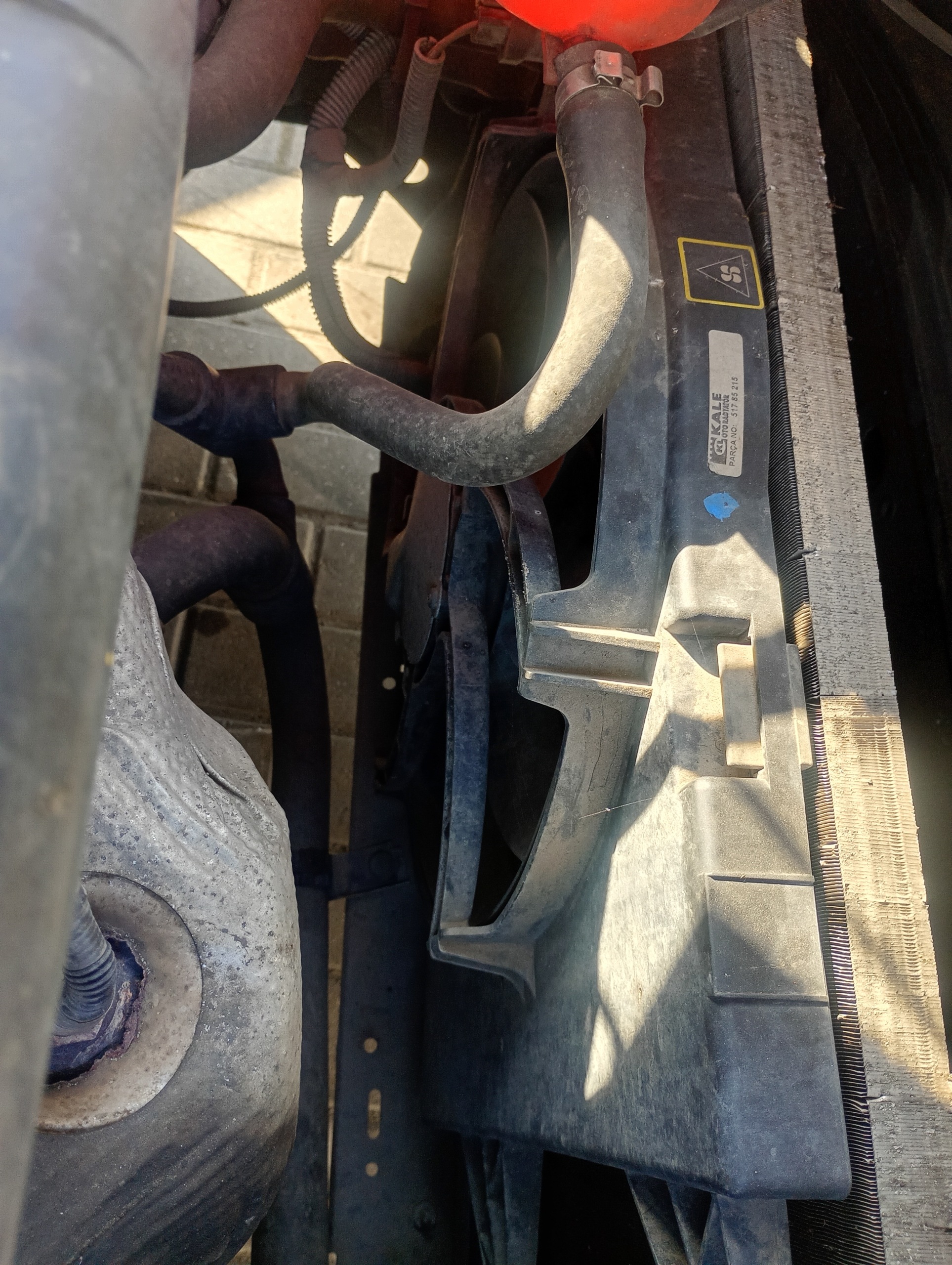 ventilátor motoru chladiče Fiat Linea 07-14 1.4 8V