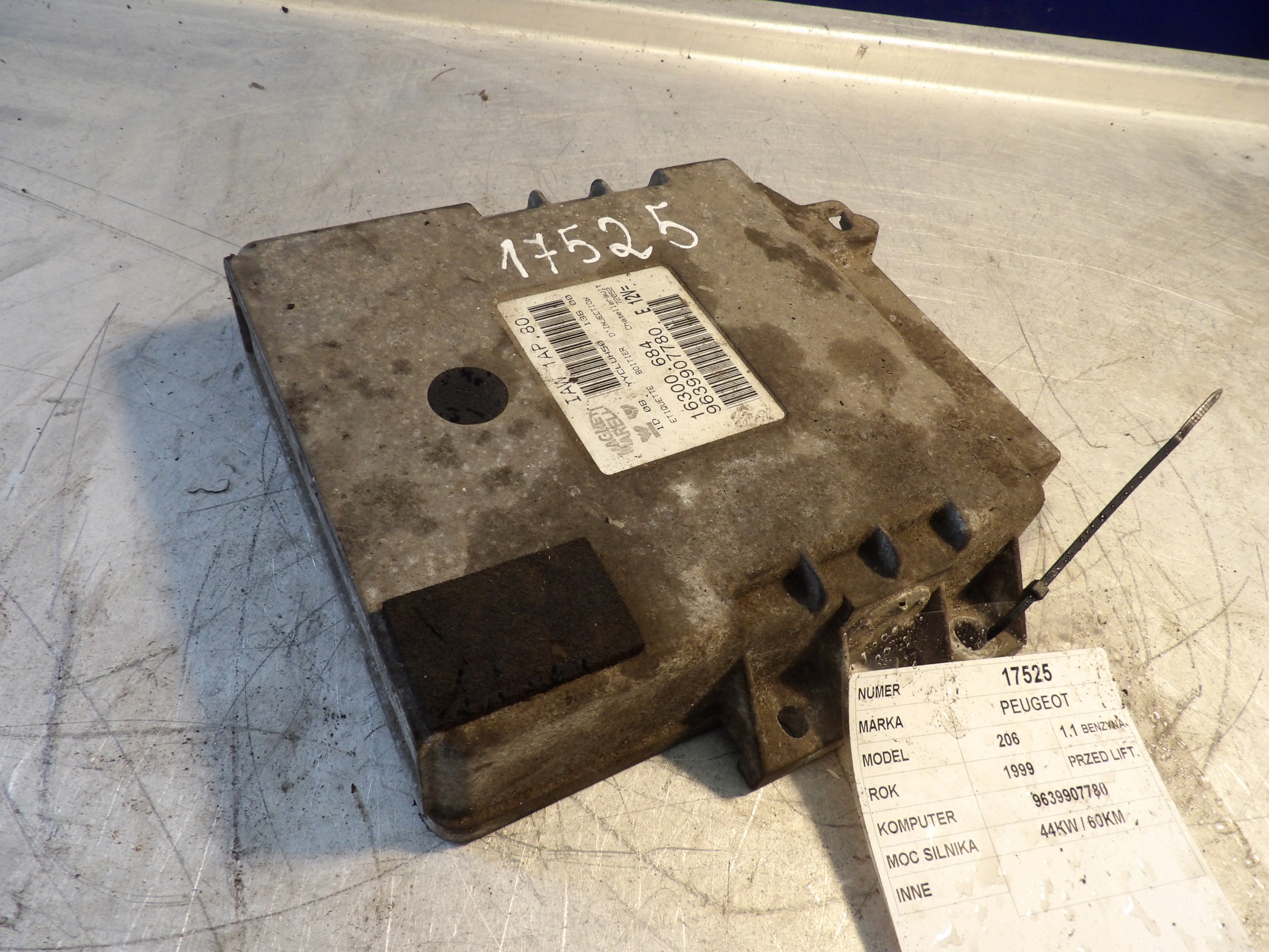 Peugeot 206 computer, control unit 9639907780 16300J.684 IAW.80